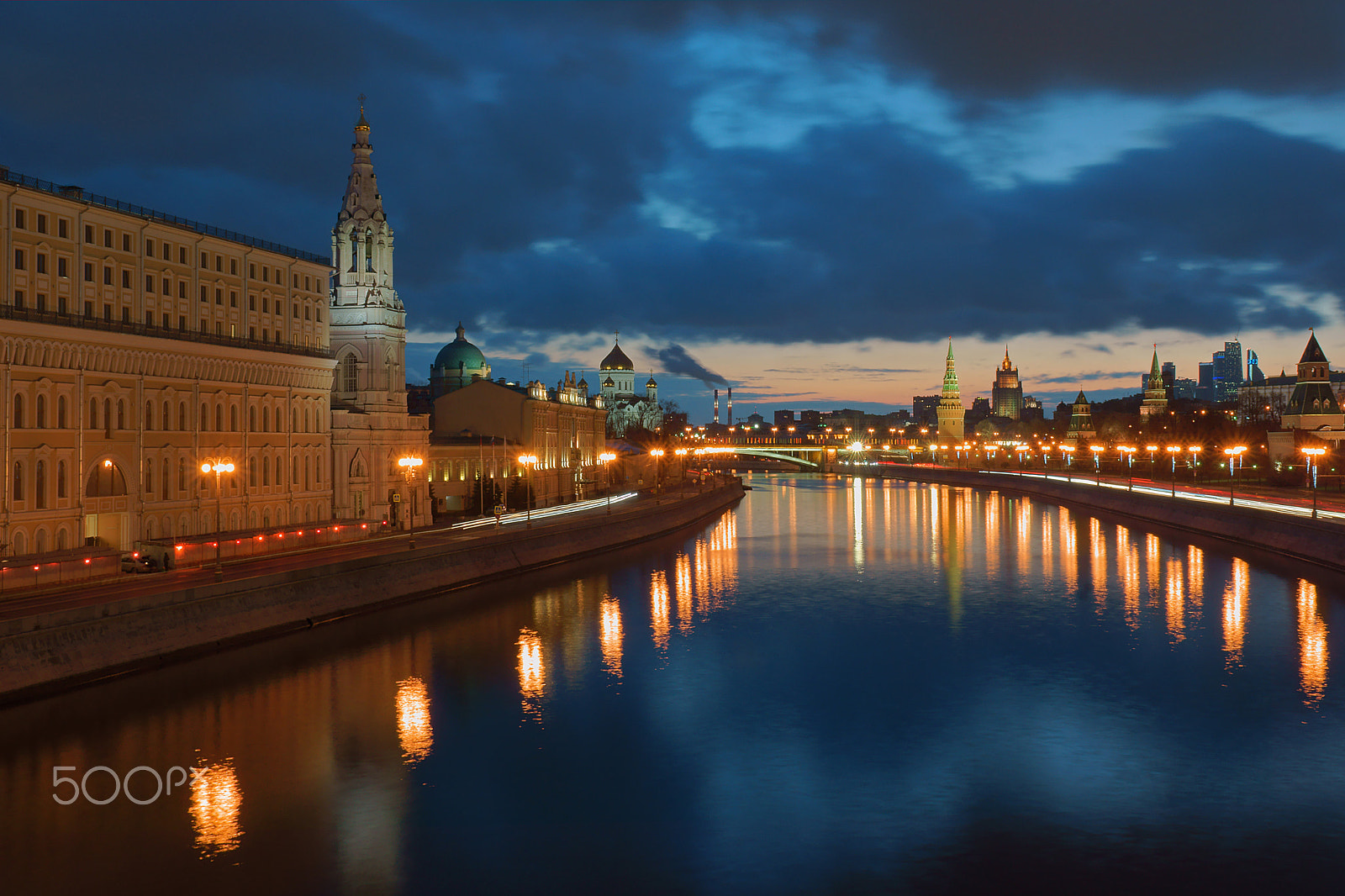Sony SLT-A77 sample photo. Evening city photography