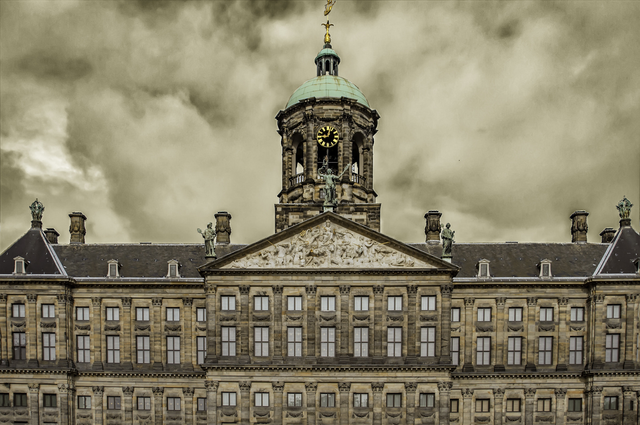 Nikon D300S + AF Zoom-Nikkor 28-105mm f/3.5-4.5D IF sample photo. Royal palace of amsterdam netherlands photography