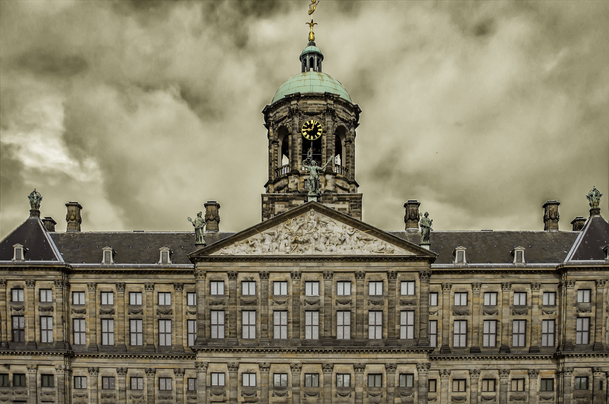 AF Zoom-Nikkor 28-105mm f/3.5-4.5D IF sample photo. Royal palace of amsterdam netherlands photography