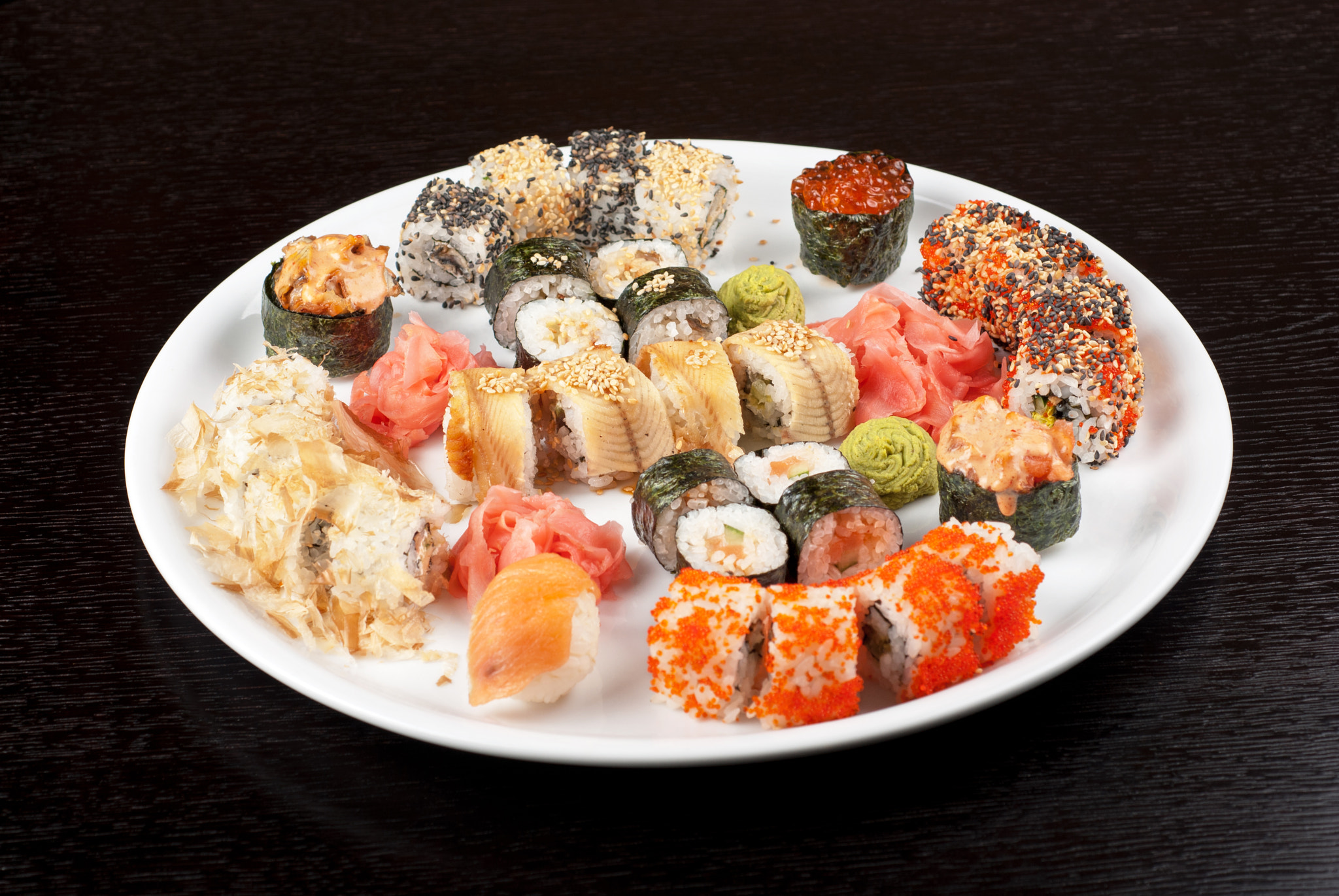 Nikon D80 + Nikon AF Micro-Nikkor 60mm F2.8D sample photo. Sushi set photography
