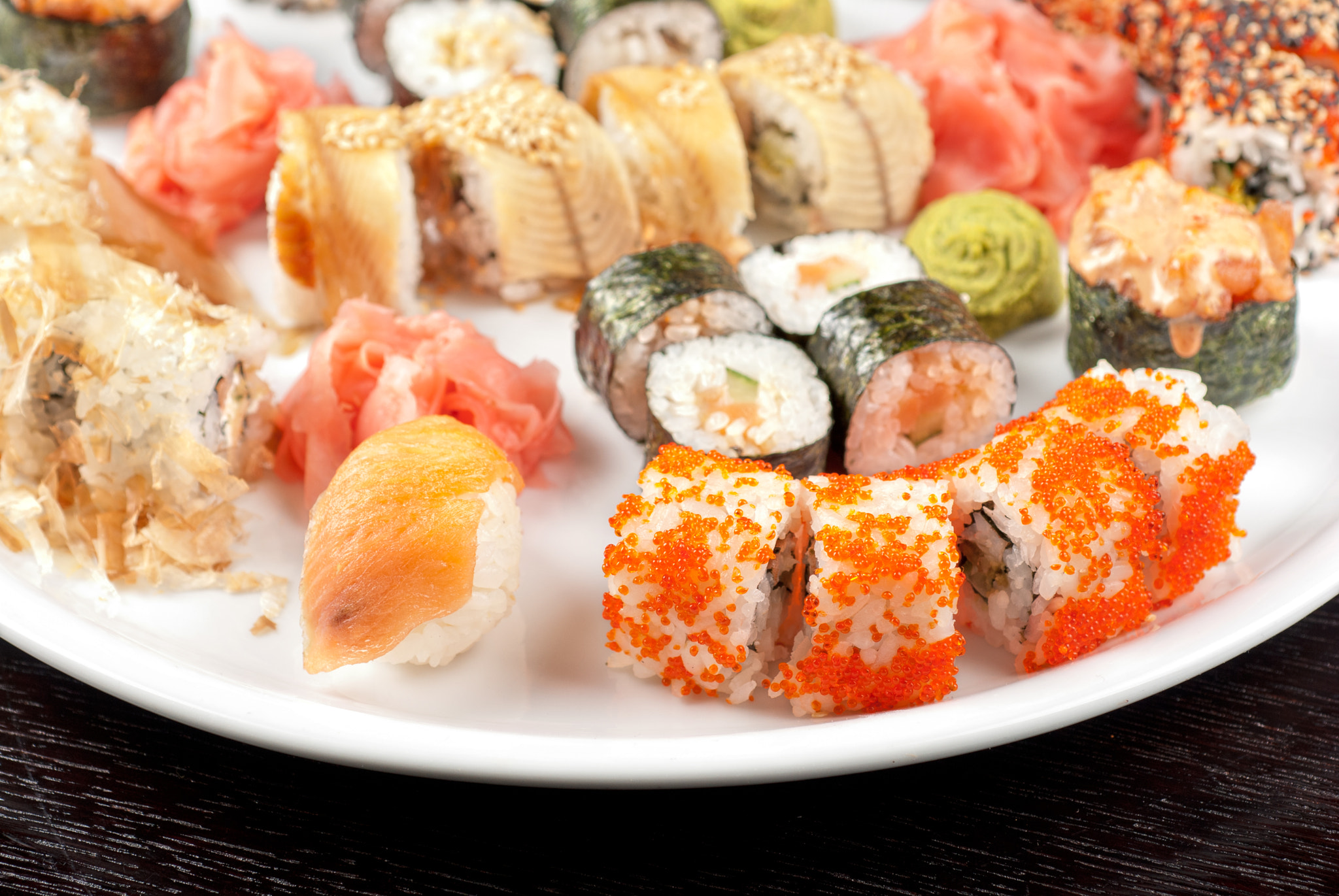 Nikon AF Micro-Nikkor 60mm F2.8D sample photo. Sushi set photography