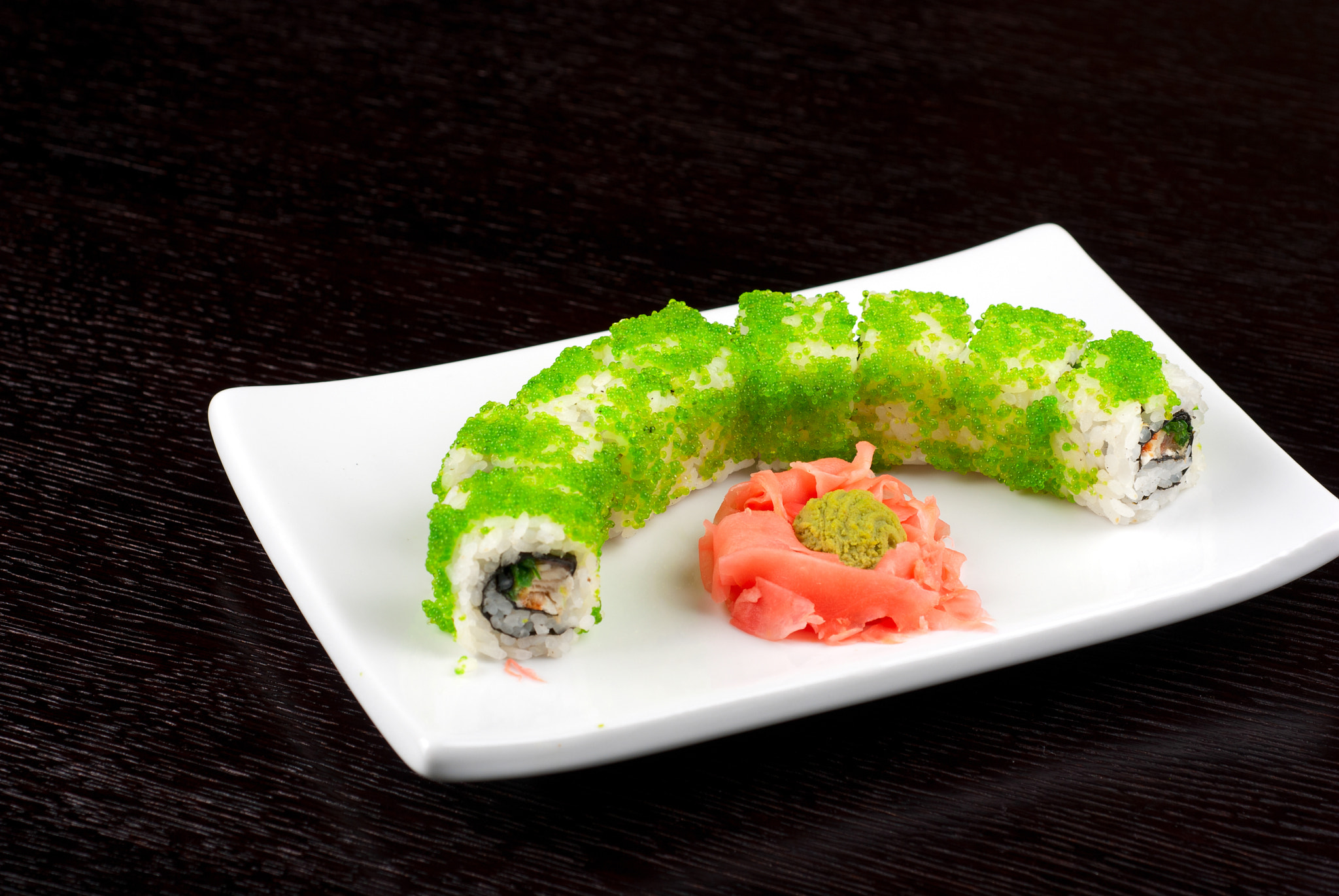 Nikon D80 + Nikon AF Micro-Nikkor 60mm F2.8D sample photo. Sushi rolls photography