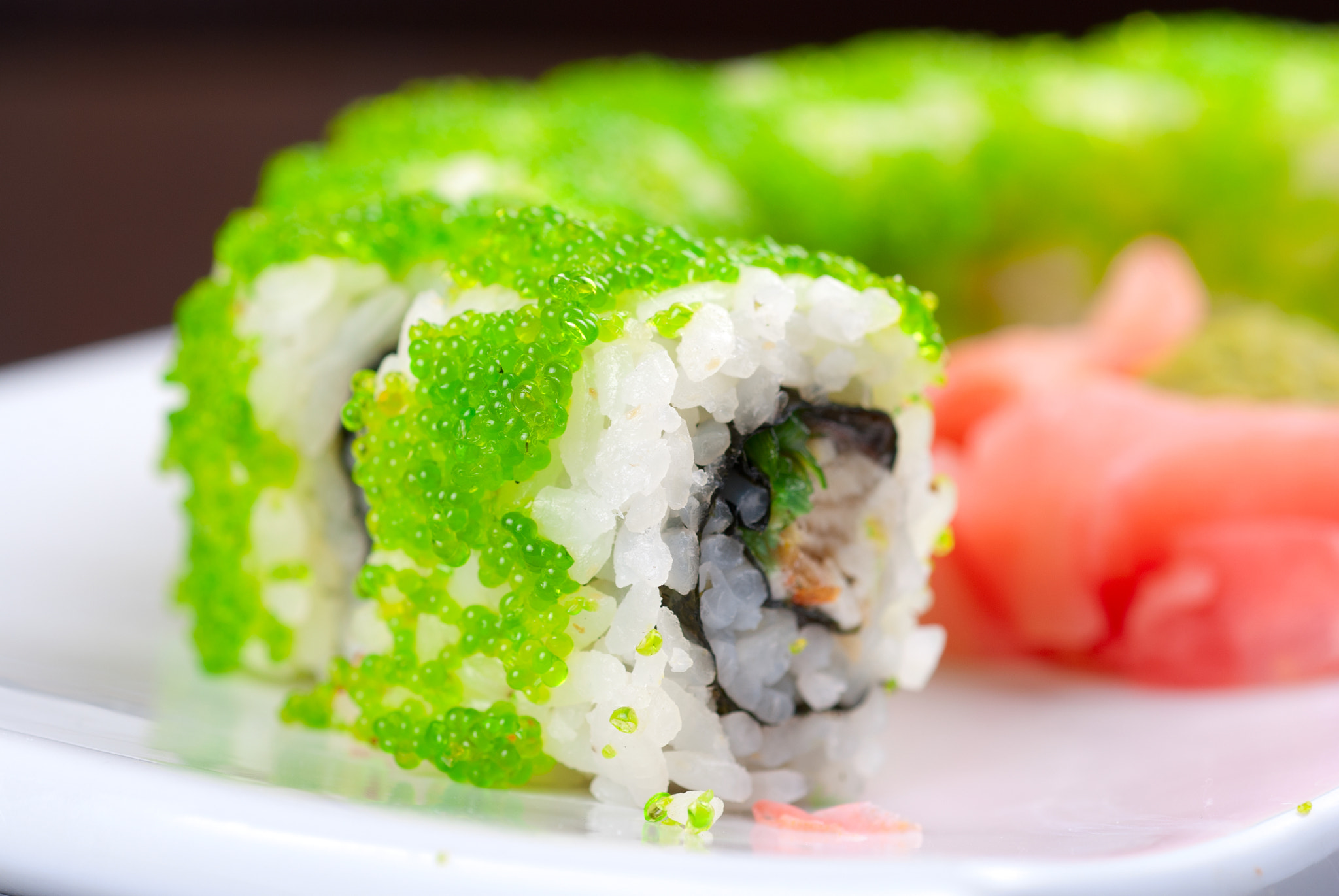 Nikon D80 + Nikon AF Micro-Nikkor 60mm F2.8D sample photo. Sushi rolls photography