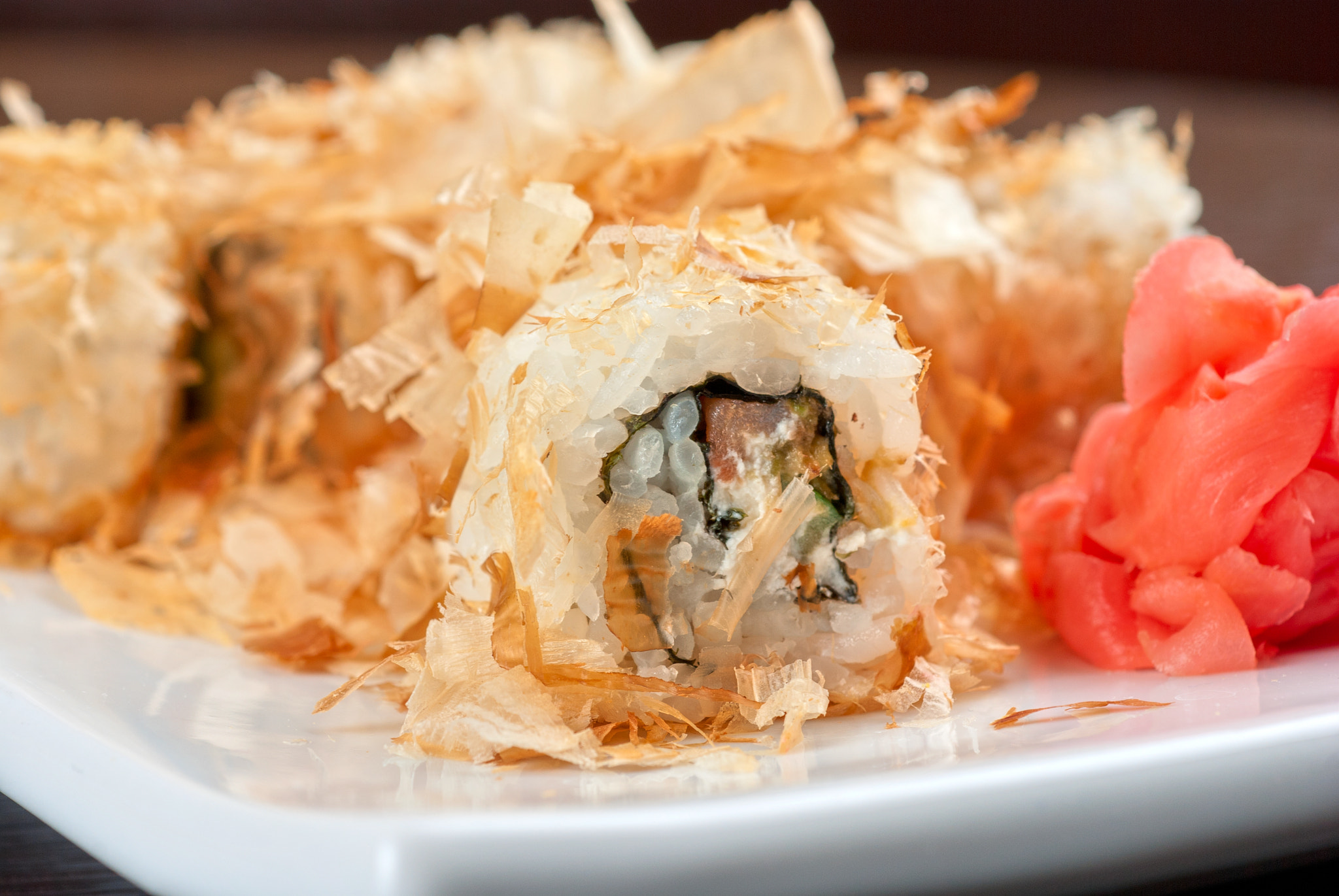 Nikon D80 + Nikon AF Micro-Nikkor 60mm F2.8D sample photo. Sushi rolls photography