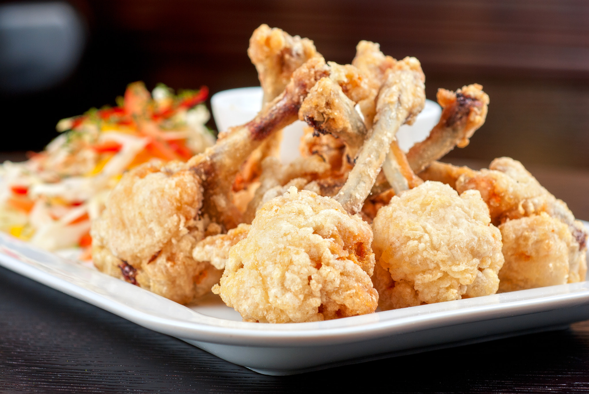 Nikon D80 + Nikon AF Micro-Nikkor 60mm F2.8D sample photo. Fried chicken wings photography