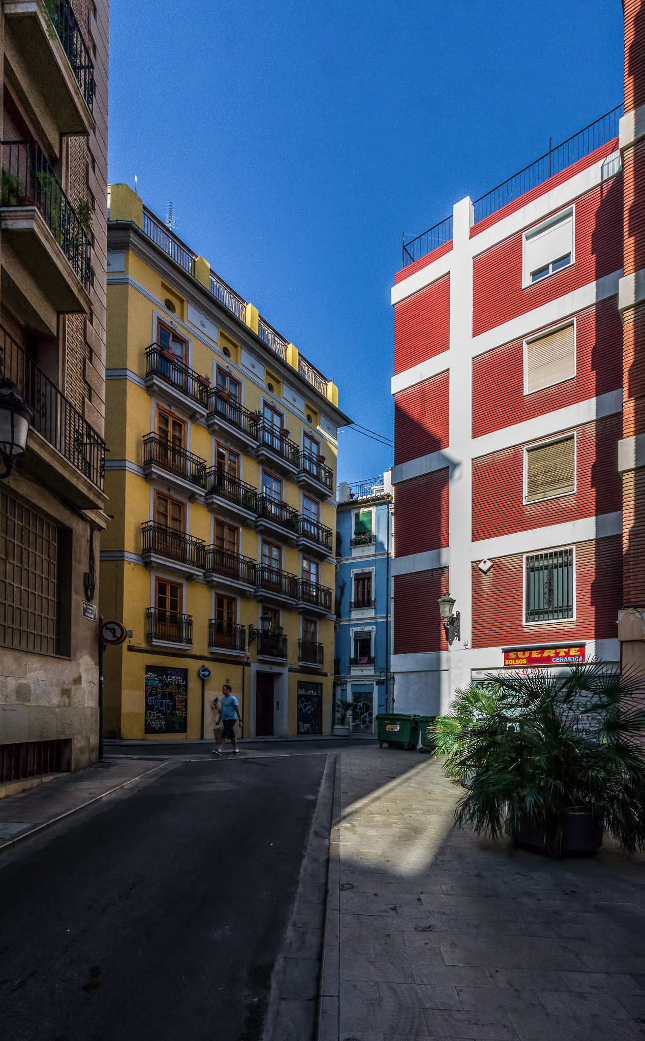 Sony Alpha NEX-F3 + Sony E 10-18mm F4 OSS sample photo. Spain. valencia. photography