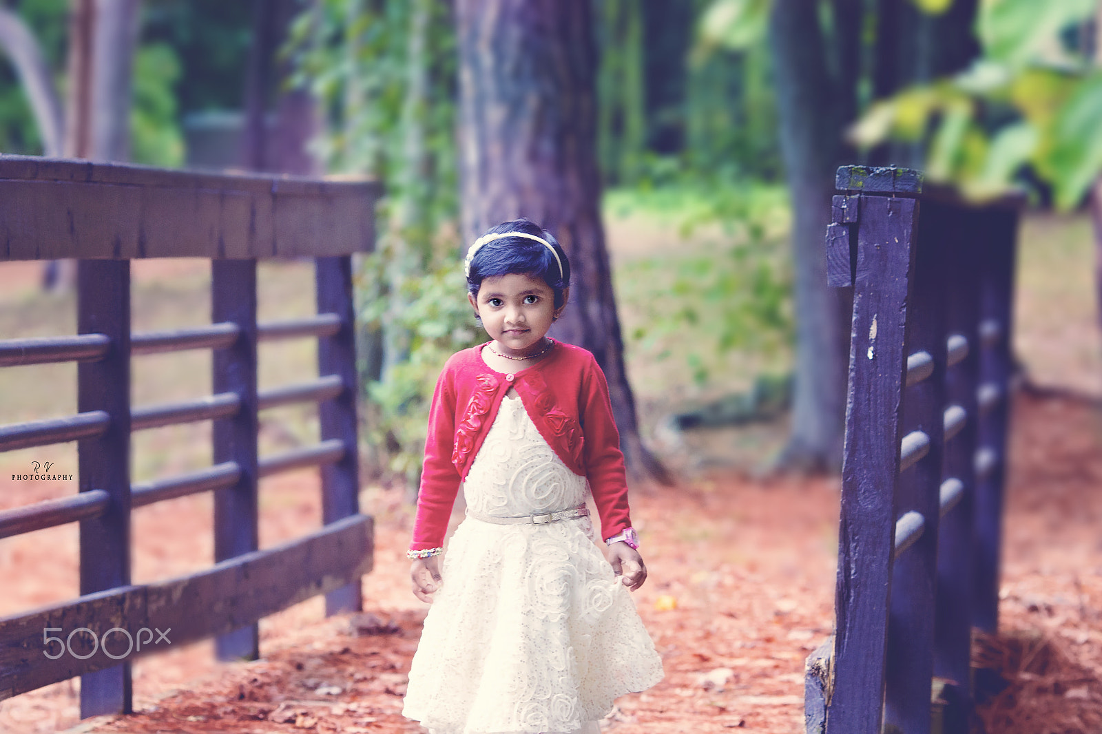 Canon EOS 70D + Canon EF 135mm F2L USM sample photo. Charming look :) photography
