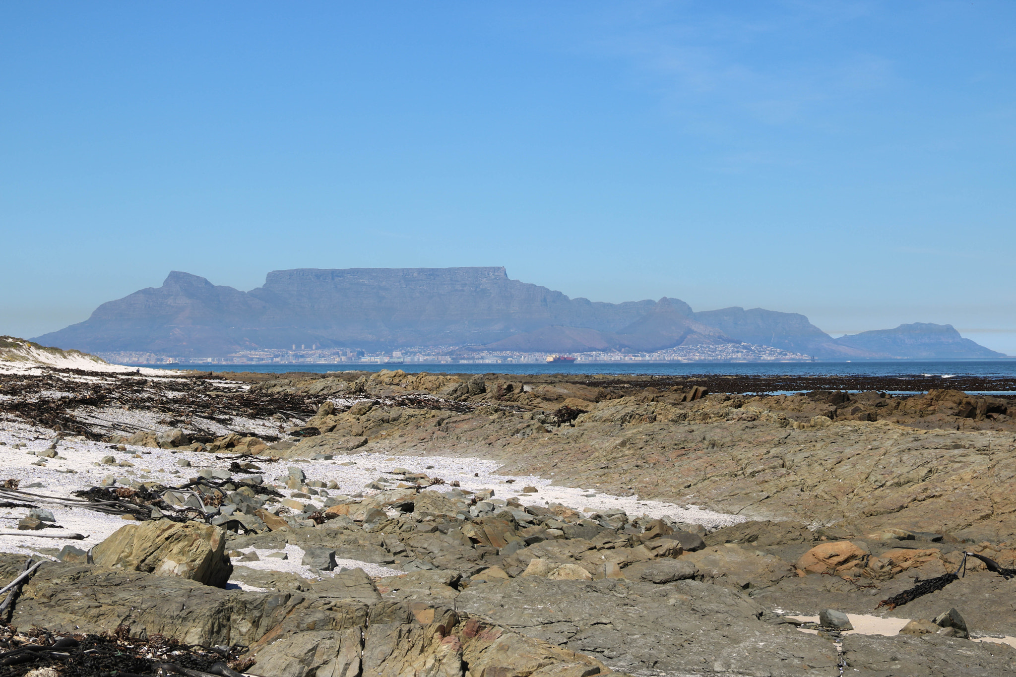 Canon EOS 750D (EOS Rebel T6i / EOS Kiss X8i) sample photo. Table mountain from melkbos photography