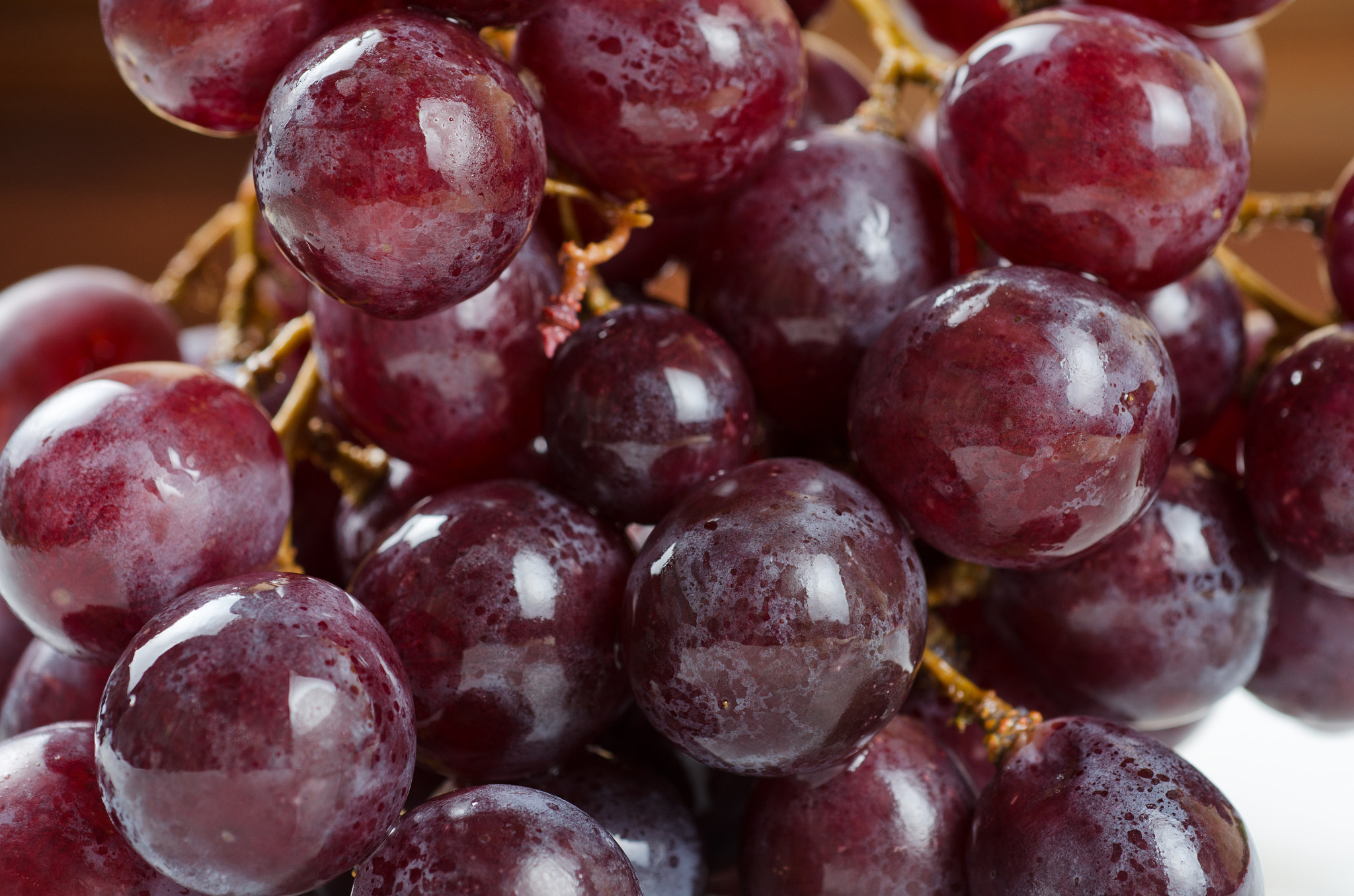 Nikon D7000 + Nikon AF Micro-Nikkor 60mm F2.8D sample photo. Grape closeup photography