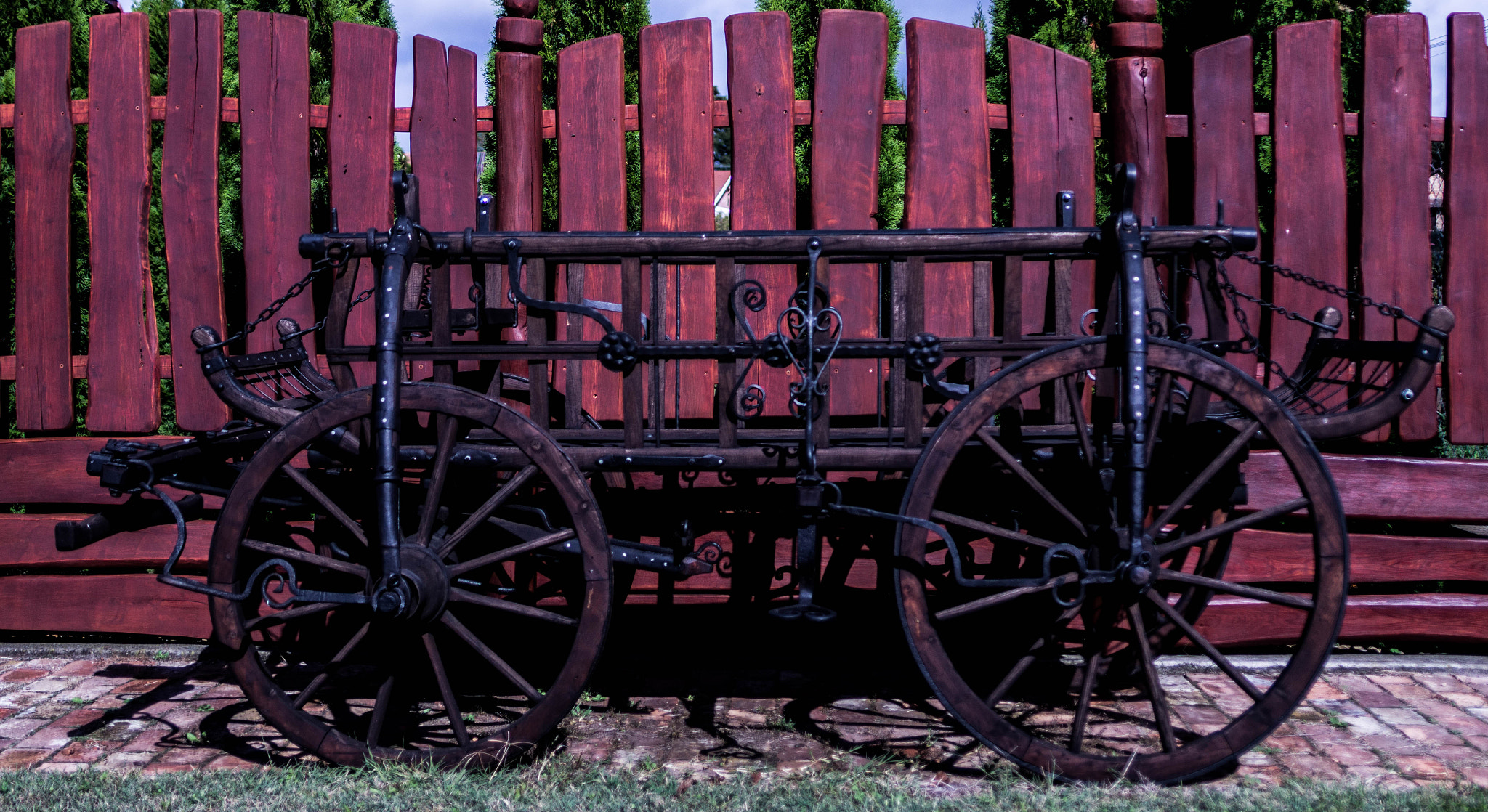 Minolta AF 28-85mm F3.5-4.5 New sample photo. Chariot photography