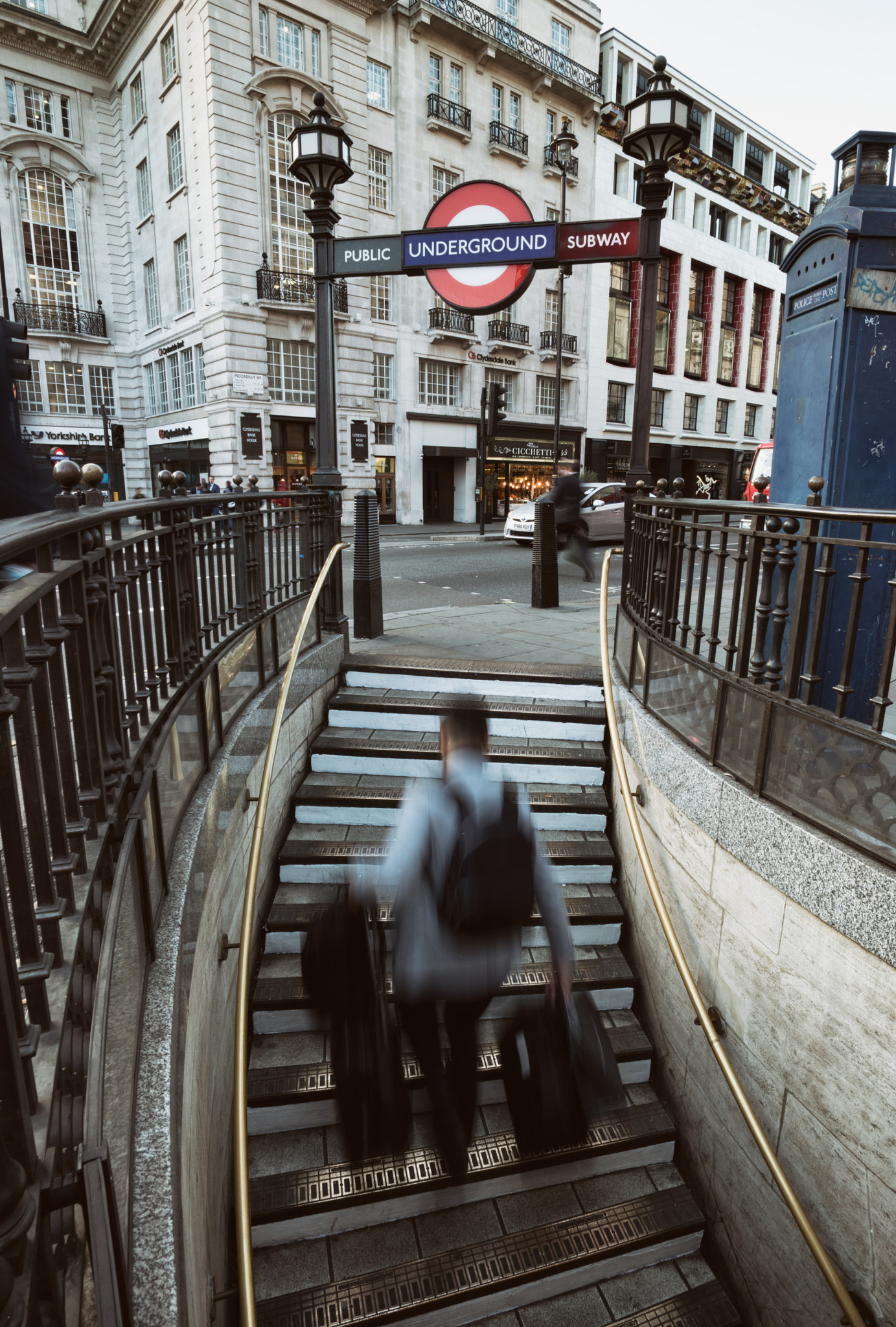 Sony a6300 + ZEISS Touit 12mm F2.8 sample photo. Picadilly circus, london | uk photography