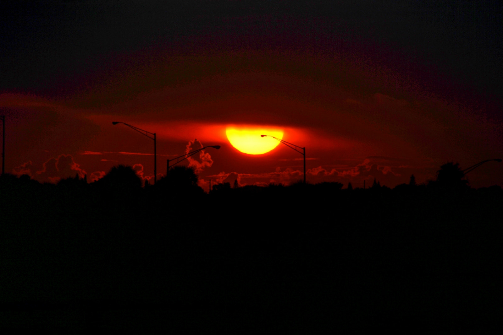 Tamron 16-300mm F3.5-6.3 Di II VC PZD Macro sample photo. Sunrise photography
