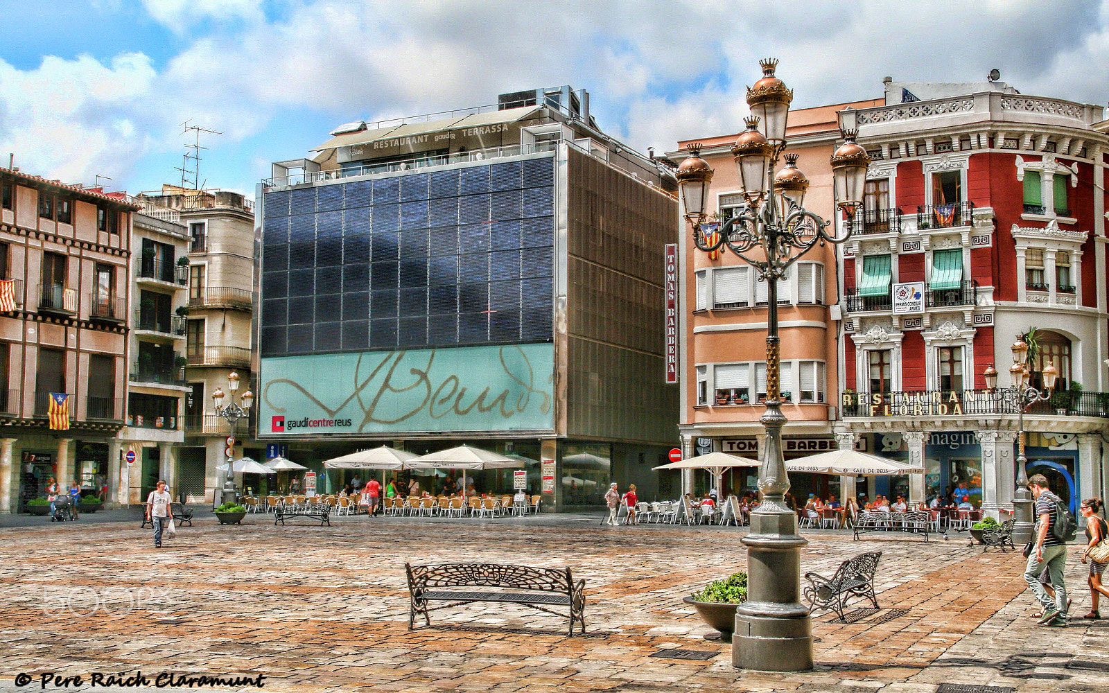 Sigma 18-200mm f/3.5-6.3 DC OS sample photo. Plaça mercadal photography