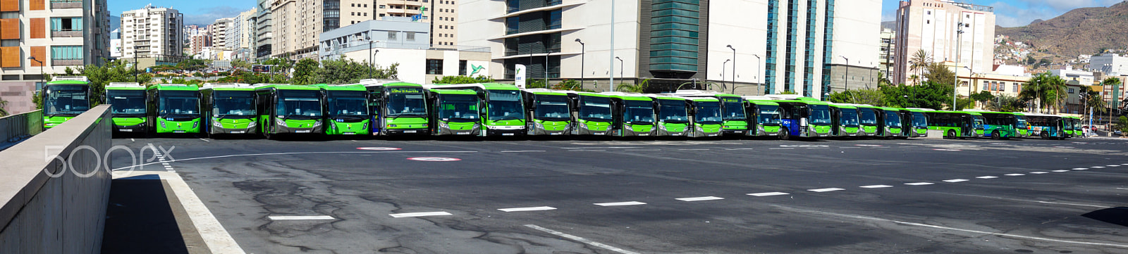Samsung WB550, WB560 / VLUU WB550 /  HZ15W sample photo. Bus photography