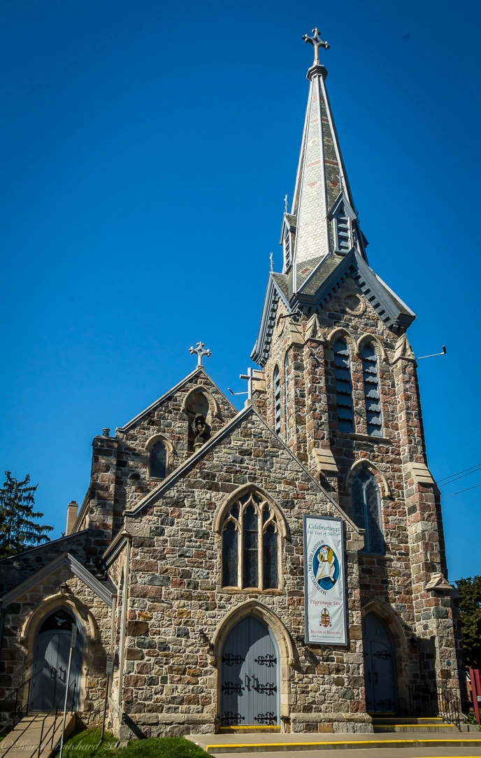 Canon EOS 100D (EOS Rebel SL1 / EOS Kiss X7) sample photo. Catholic church paris ontario canada photography