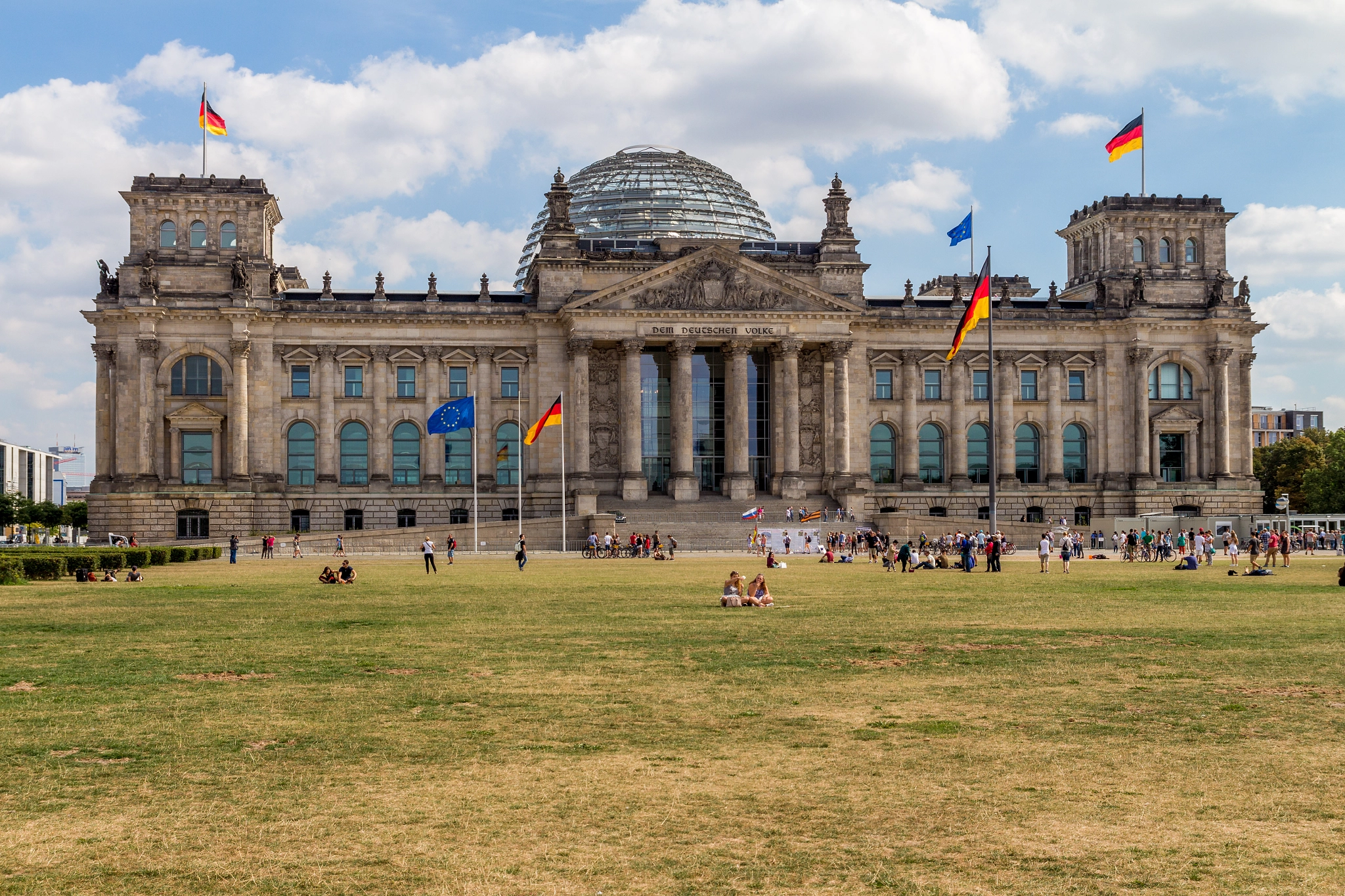 Tamron SP AF 17-50mm F2.8 XR Di II LD Aspherical (IF) sample photo. The reichstag photography