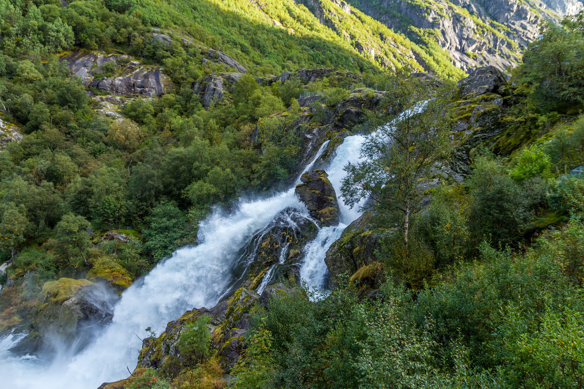 Tamron SP AF 17-50mm F2.8 XR Di II LD Aspherical (IF) sample photo. A waterfall photography