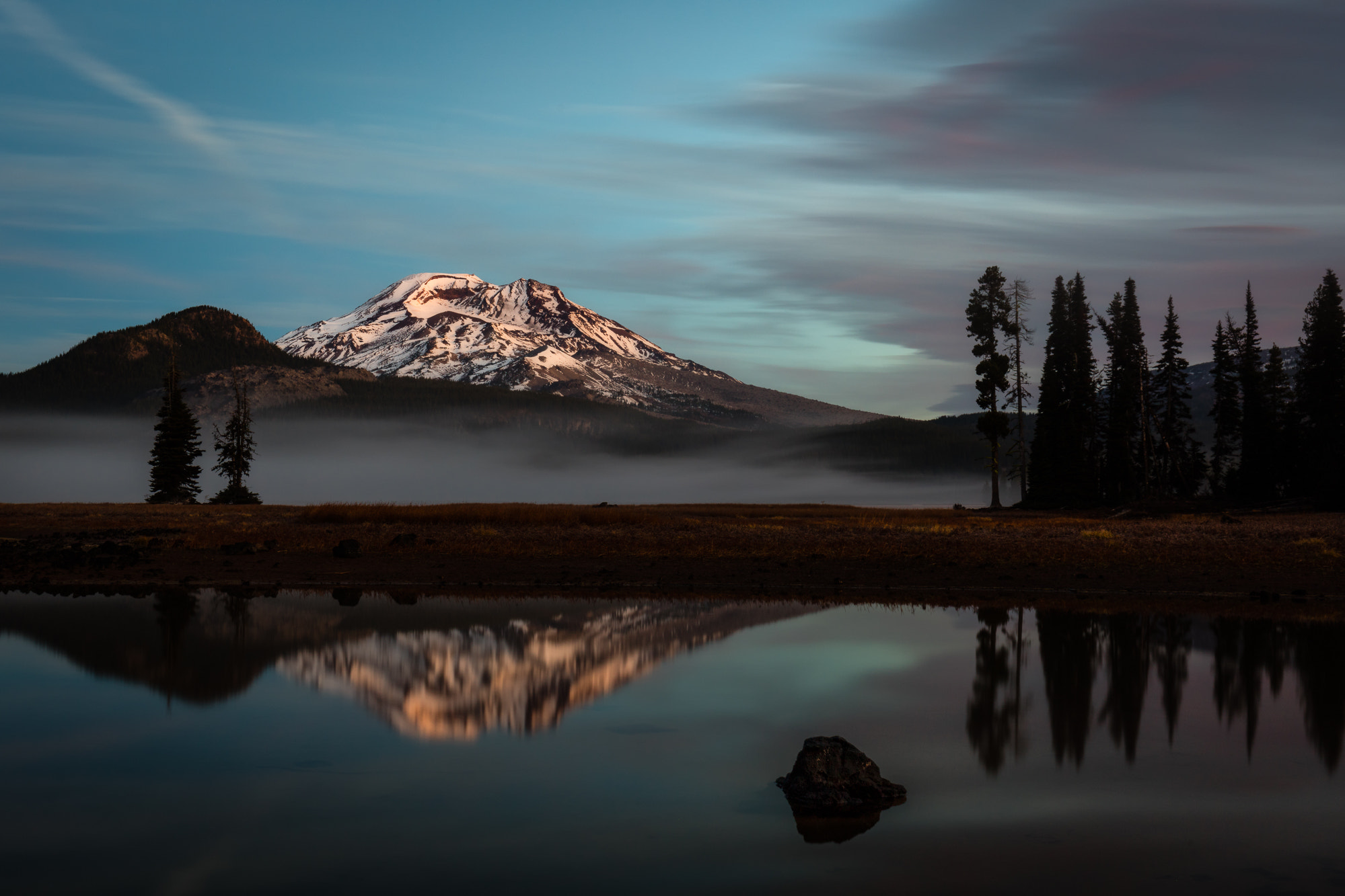 Canon EOS 5DS R + Canon EF 16-35mm F4L IS USM sample photo. Sparks lake predawn photography