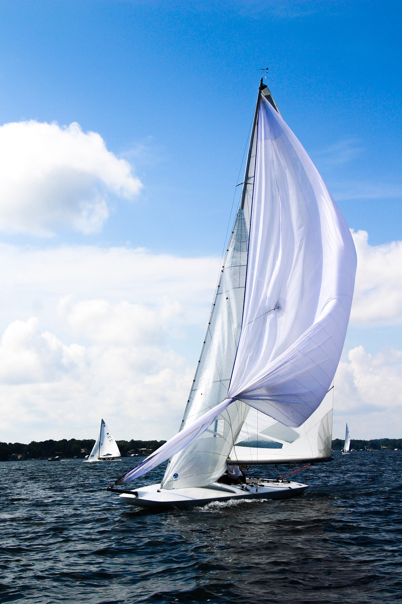 Canon EOS 100D (EOS Rebel SL1 / EOS Kiss X7) sample photo. Throw the spinnaker photography