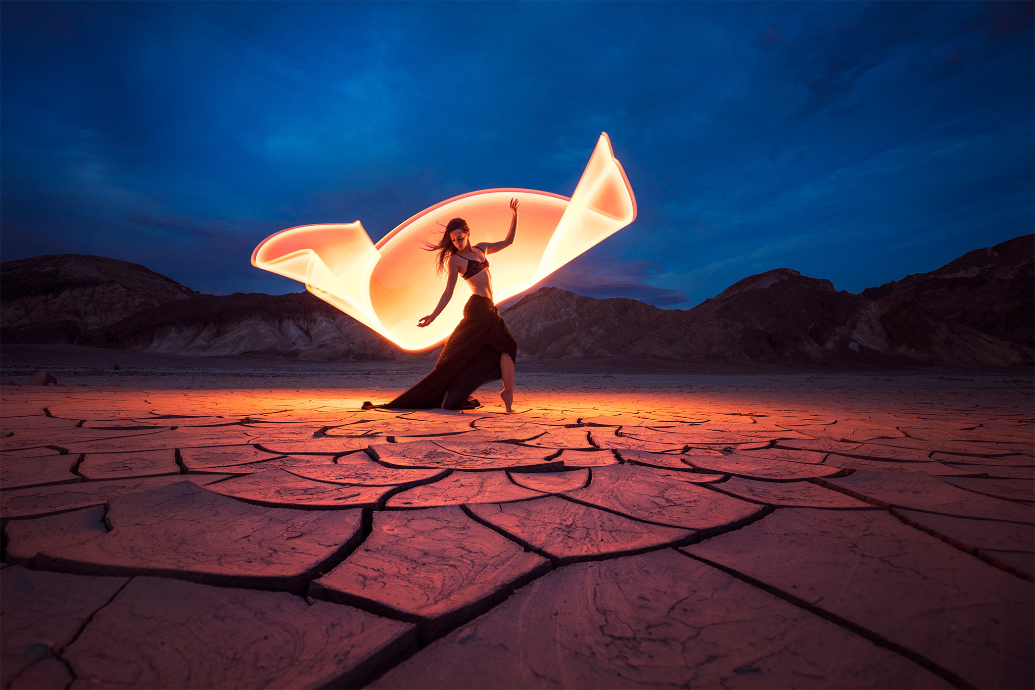 Canon EF 16-35mm F4L IS USM sample photo. Dancing with light photography