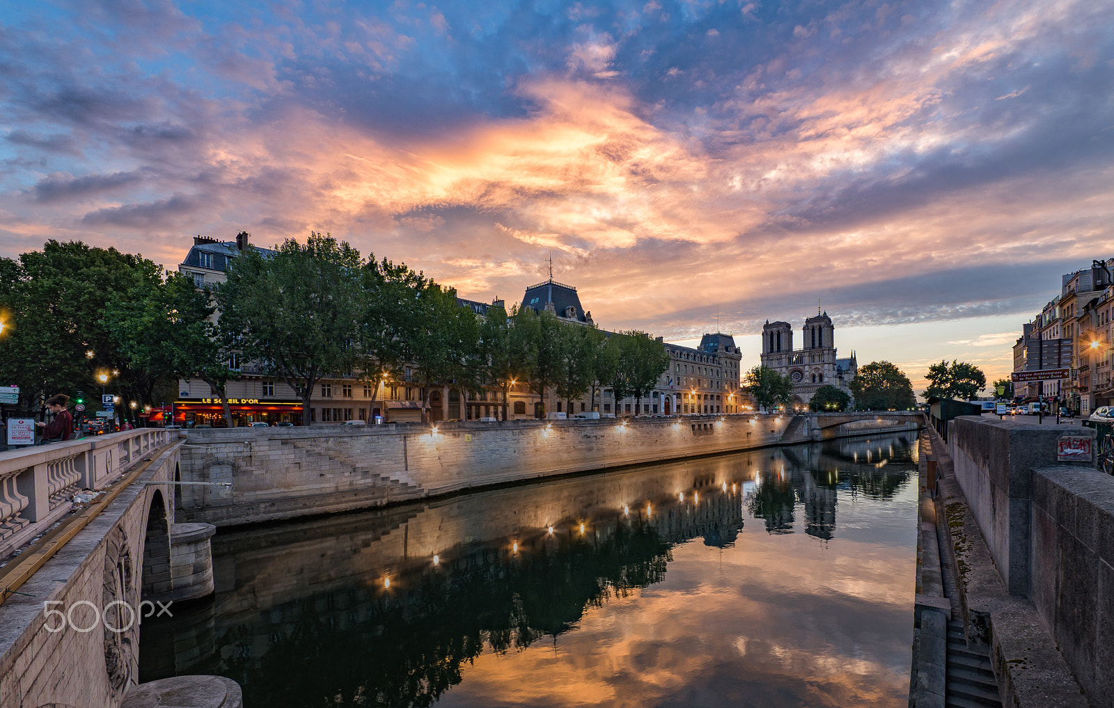 Sigma 12-24mm F4.5-5.6 II DG HSM sample photo. Notre-dame photography