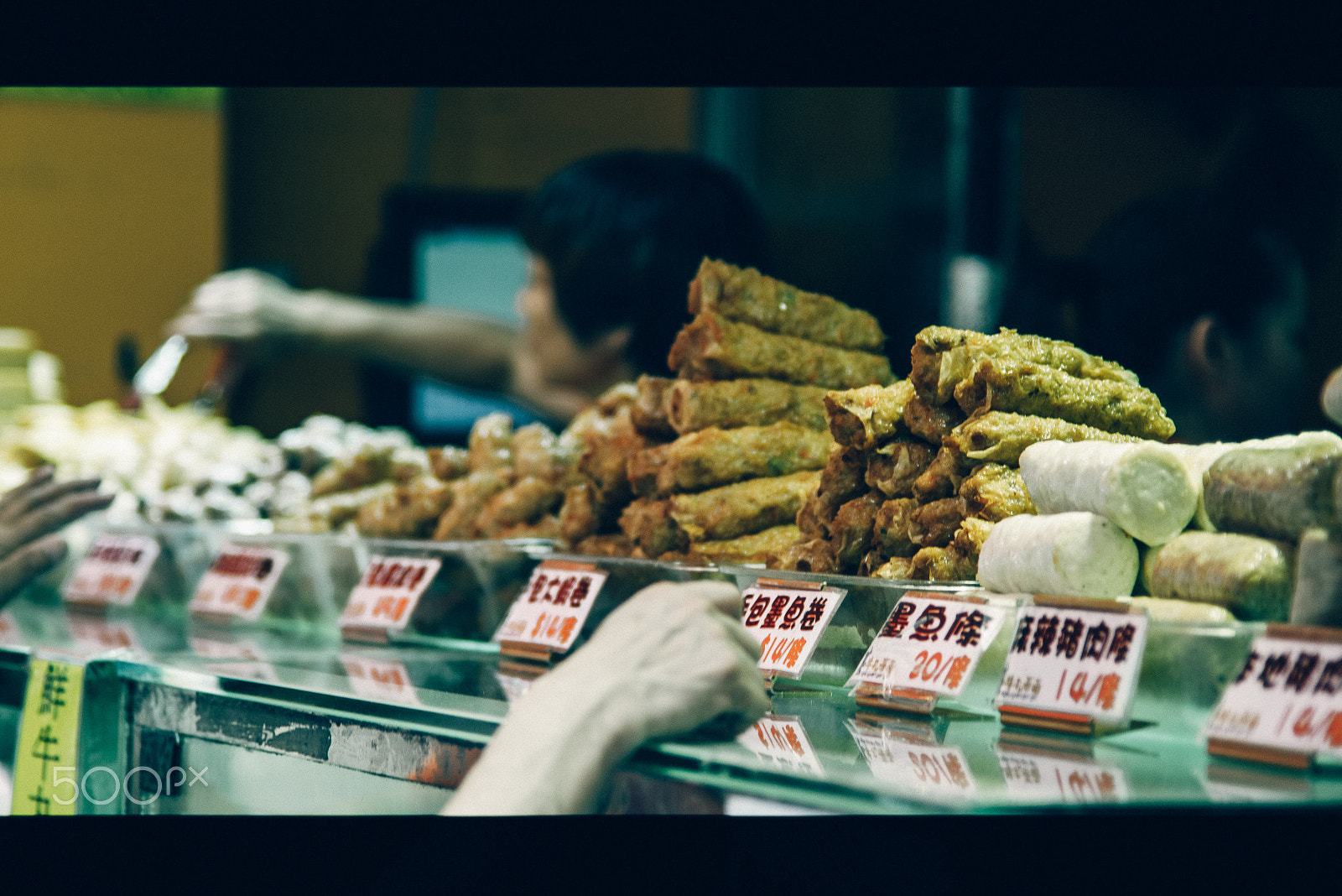 Sigma ZOOM-alpha 35-135mm F3.5-4.5 sample photo. Food vendors 城市 中心 2 期, tsuen wan, hong kong photography