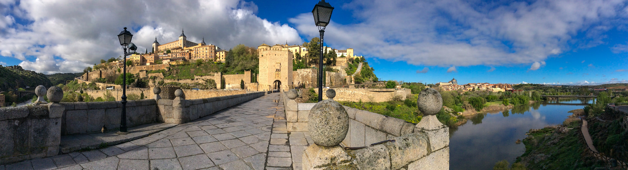 iPad mini 2 back camera 3.3mm f/2.4 sample photo. Puente de alcantara, toledo, spain. photography