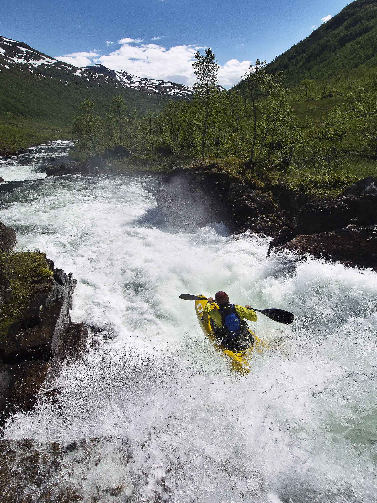 Olympus OM-D E-M5 + OLYMPUS M.9-18mm F4.0-5.6 sample photo. Whitewater kayaking photography