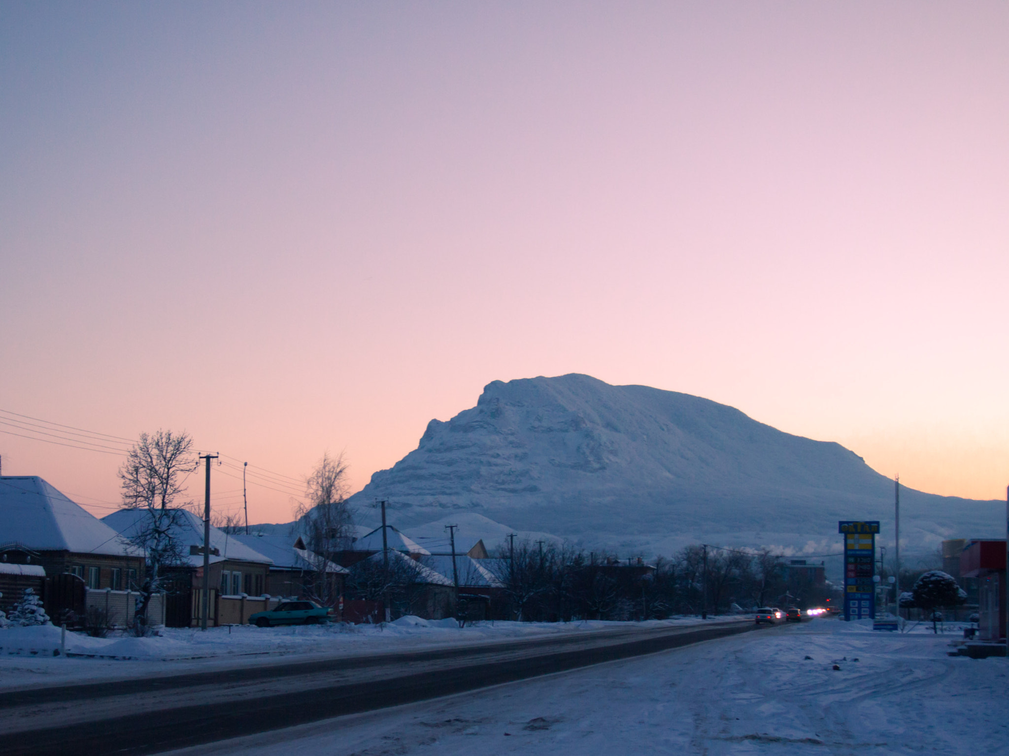 Olympus PEN E-PL3 sample photo. Winter evening & mountain zmeyka photography