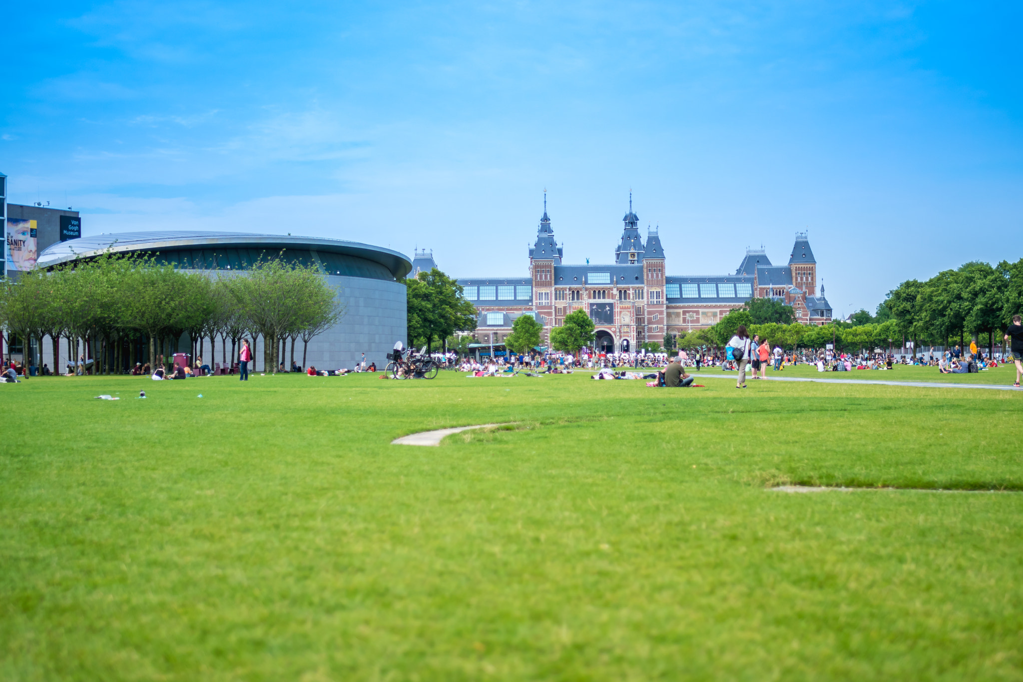 Nikon D3300 + Nikon AF-S Nikkor 35mm F1.8G ED sample photo. Stedelijk on a summer day photography