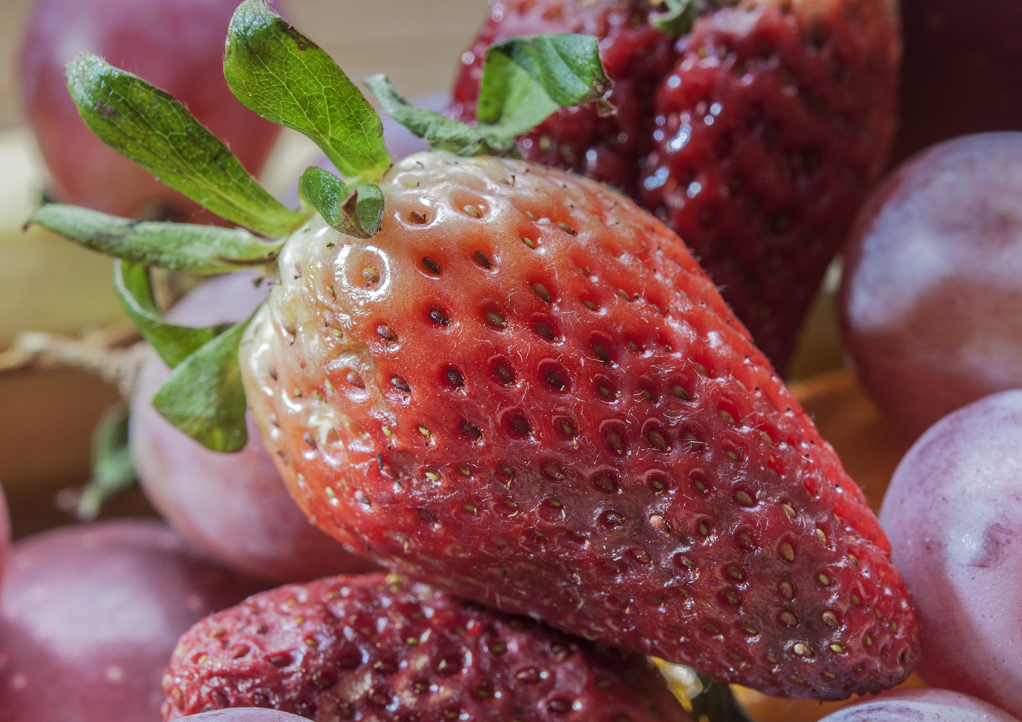 Nikon AF-S Micro-Nikkor 60mm F2.8G ED sample photo. Strawberry photography