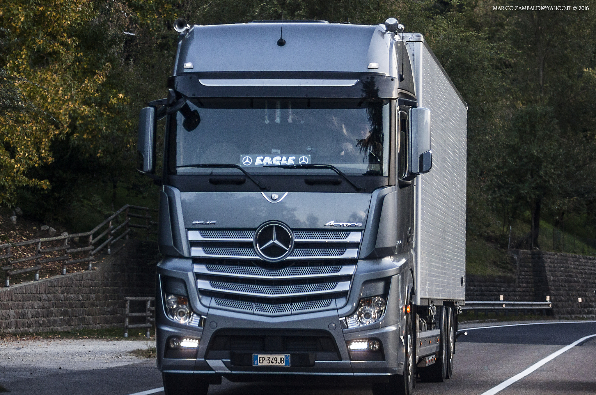Canon EOS 50D + Canon EF 80-200mm f/2.8L sample photo. Mercedes actros photography