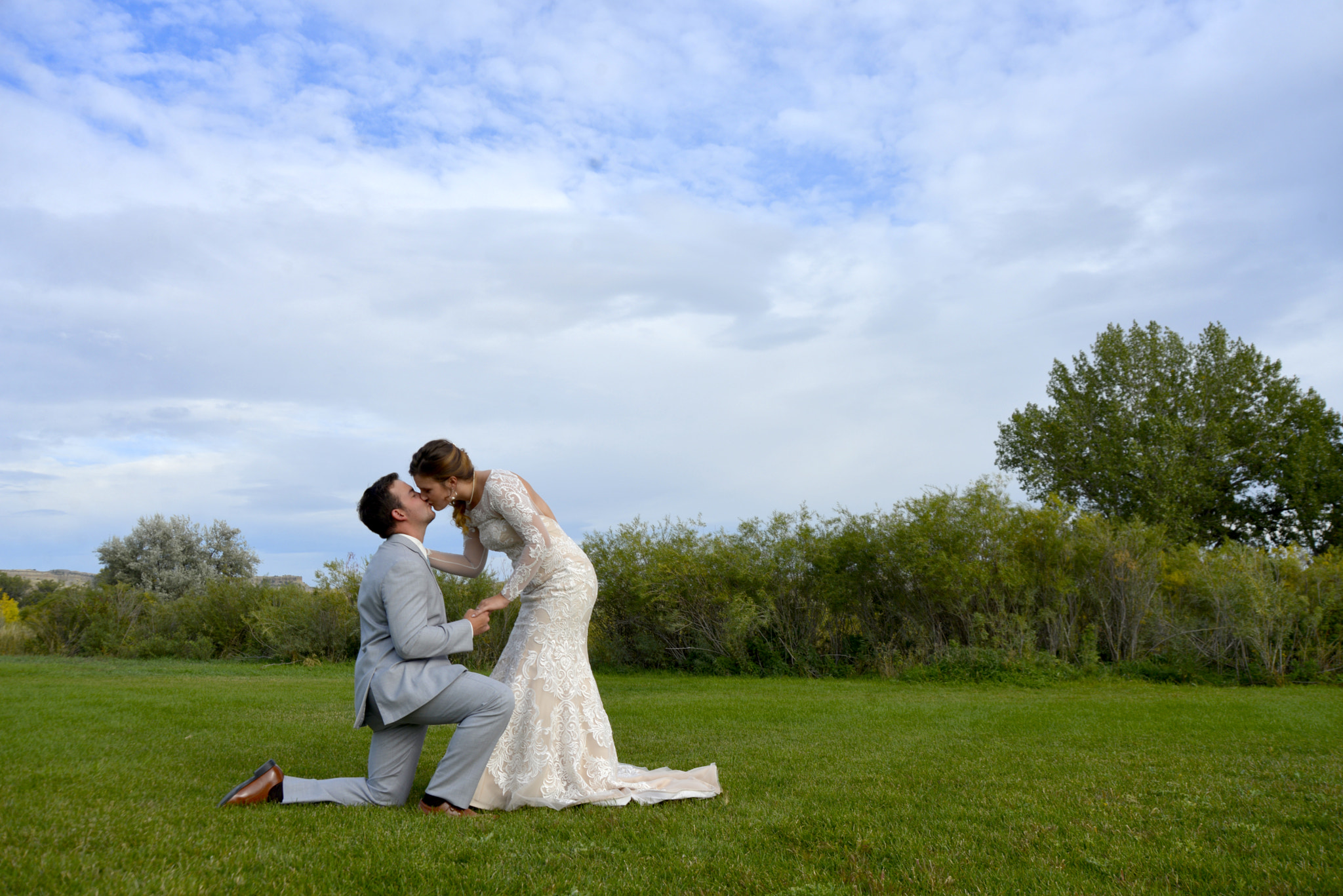 AF Zoom-Nikkor 28-105mm f/3.5-4.5D IF sample photo. Down on one knee.... photography