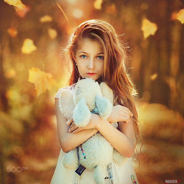 Nikon D7000 + Sigma 85mm F1.4 EX DG HSM sample photo. Girl of the autumn photography