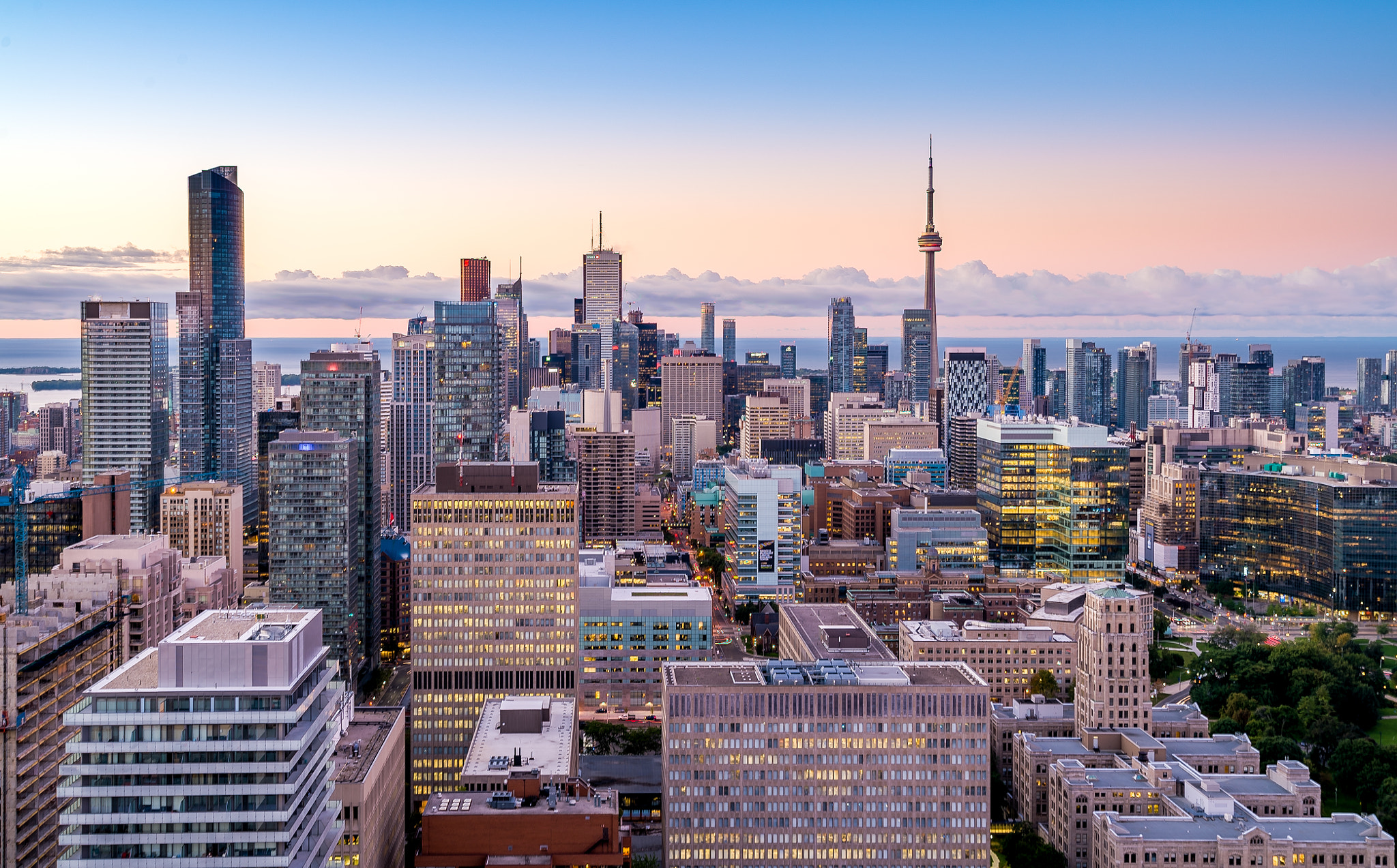 Sony a7S II + Sony Vario-Tessar T* FE 16-35mm F4 ZA OSS sample photo. Sunrise over toronto photography