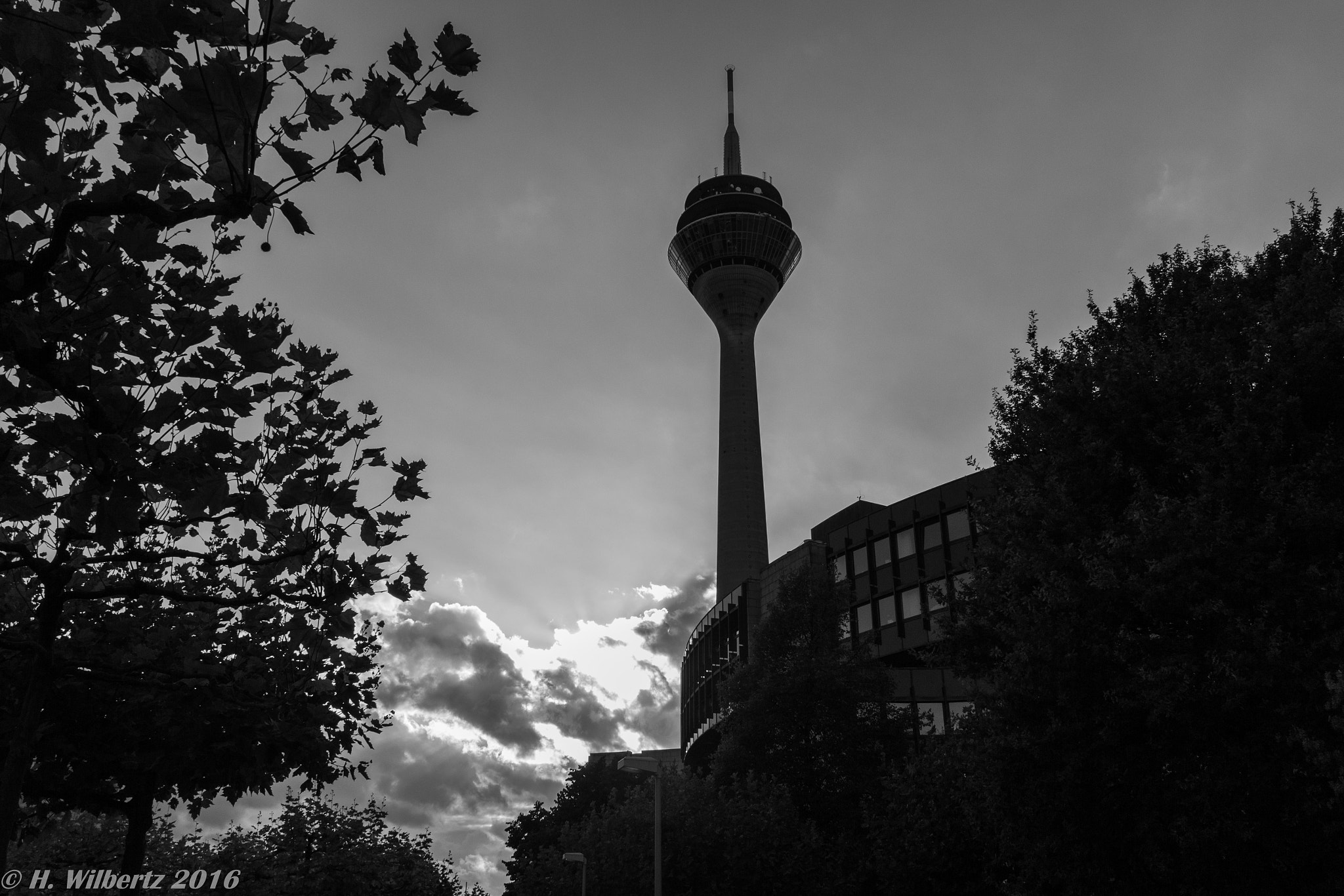 Sigma 18-125mm F3.8-5.6 DC OS HSM sample photo. Sunset in düsseldorf photography