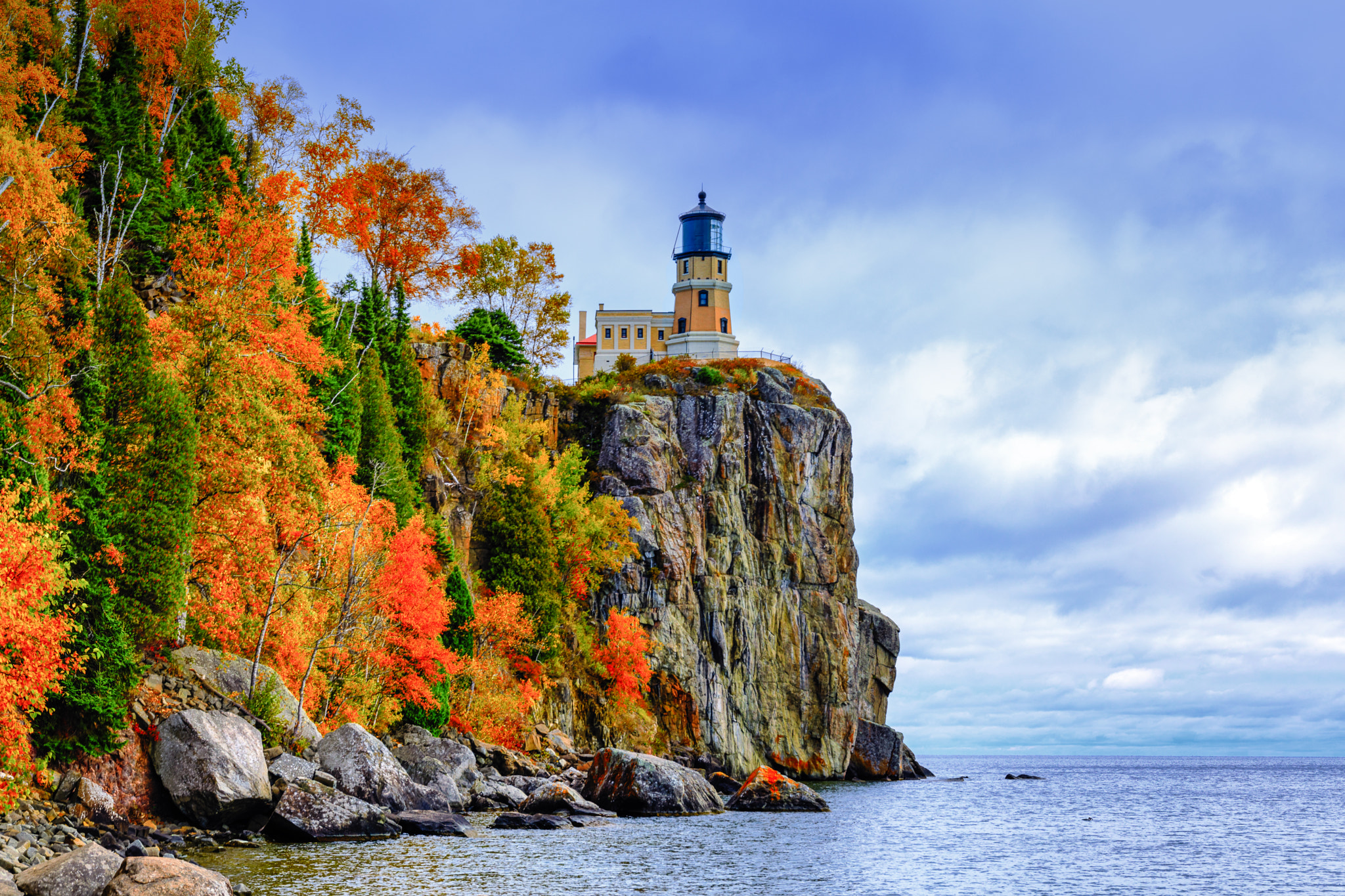 Canon EOS 5D Mark IV + Sigma 24-105mm f/4 DG OS HSM | A sample photo. Split rock lighthouse photography