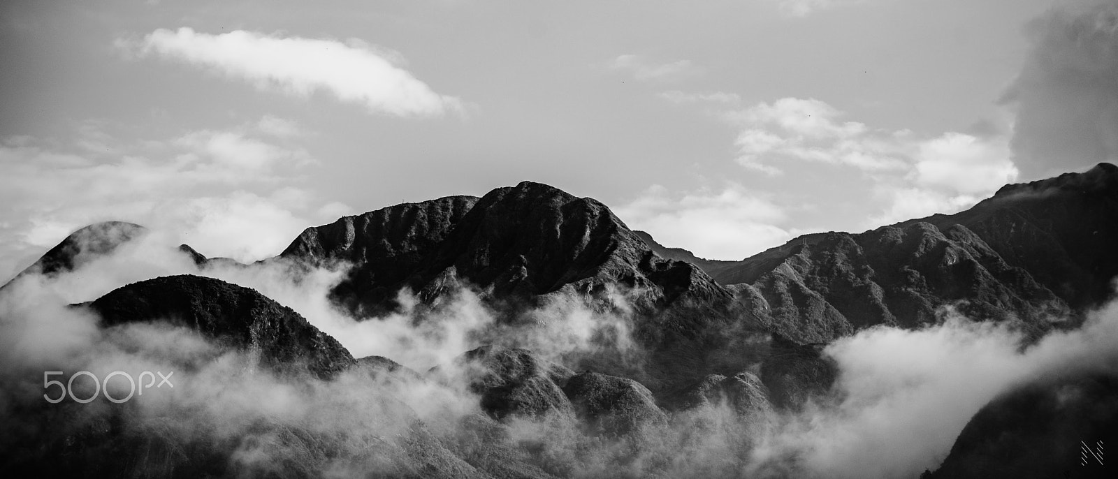 Nikon D750 + AF Nikkor 70-210mm f/4-5.6 sample photo. Cloudy mountains photography