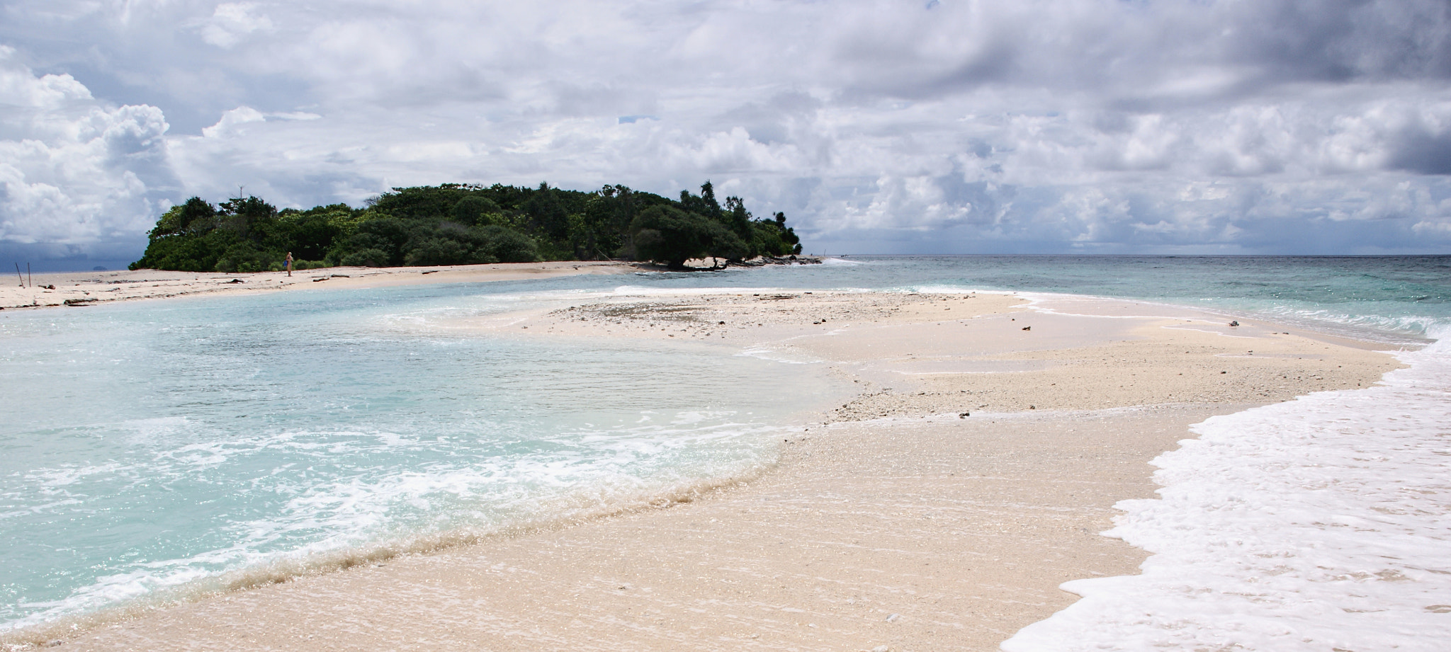 Sony Alpha DSLR-A350 + Sigma 18-200mm F3.5-6.3 DC sample photo. Sandbank pulau neilaka, banda islands/ indonesia photography