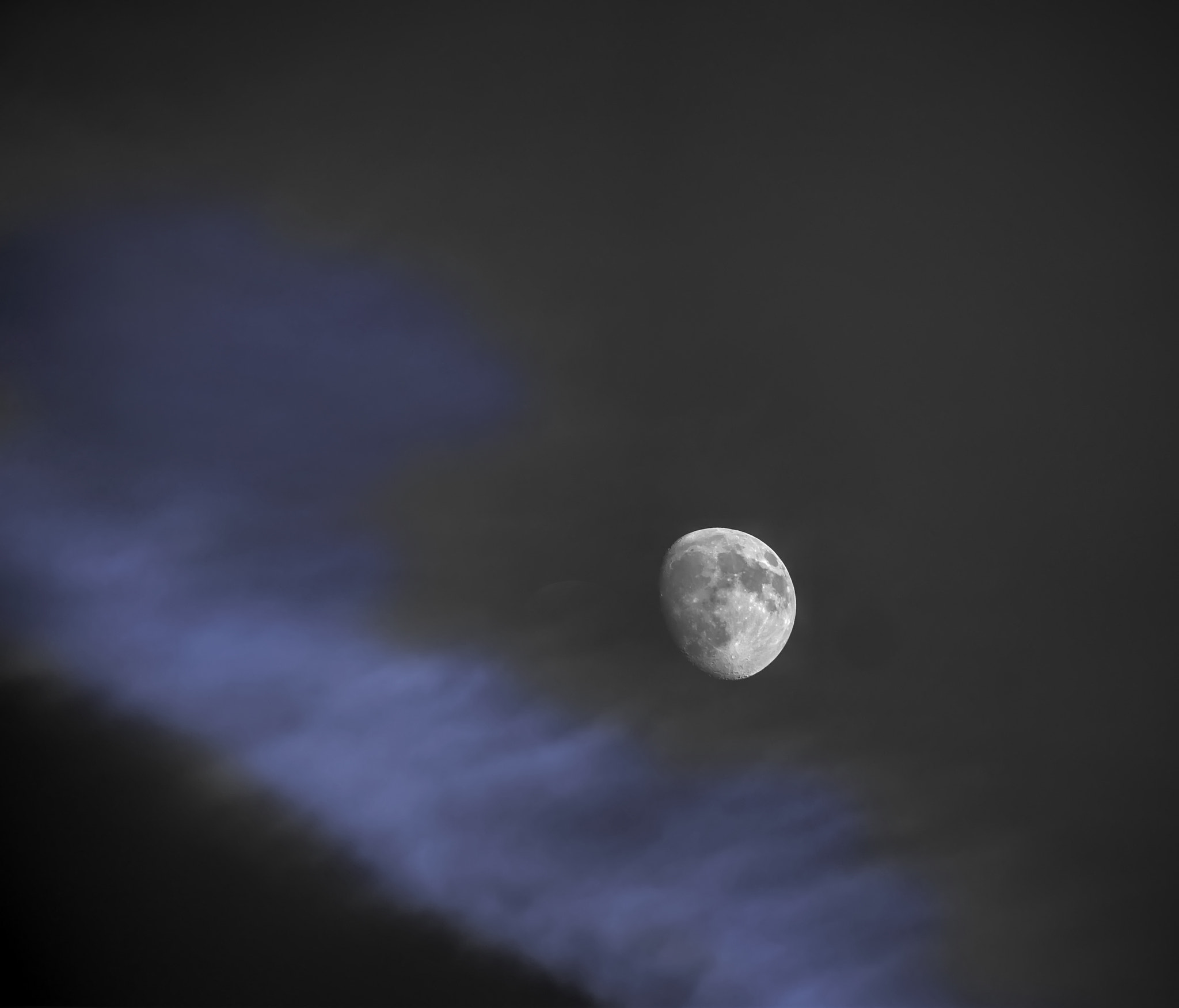 Panasonic Lumix DMC-GX7 + Panasonic Lumix G Vario 45-200mm F4-5.6 OIS sample photo. Moon photography