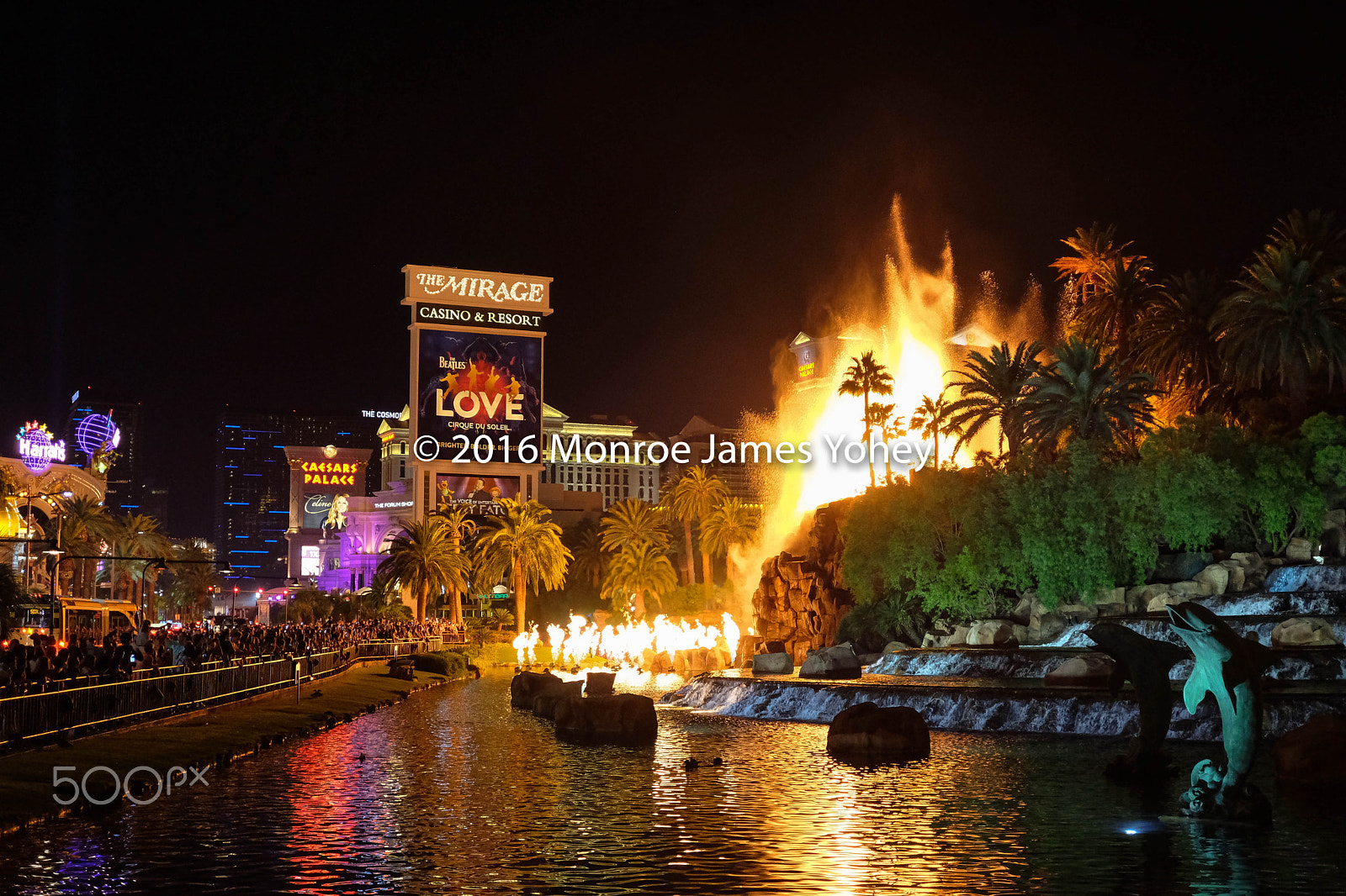 Fujifilm X-T2 + Fujifilm XF 27mm F2.8 sample photo. Volcano explodes at the mirage casino & resort photography
