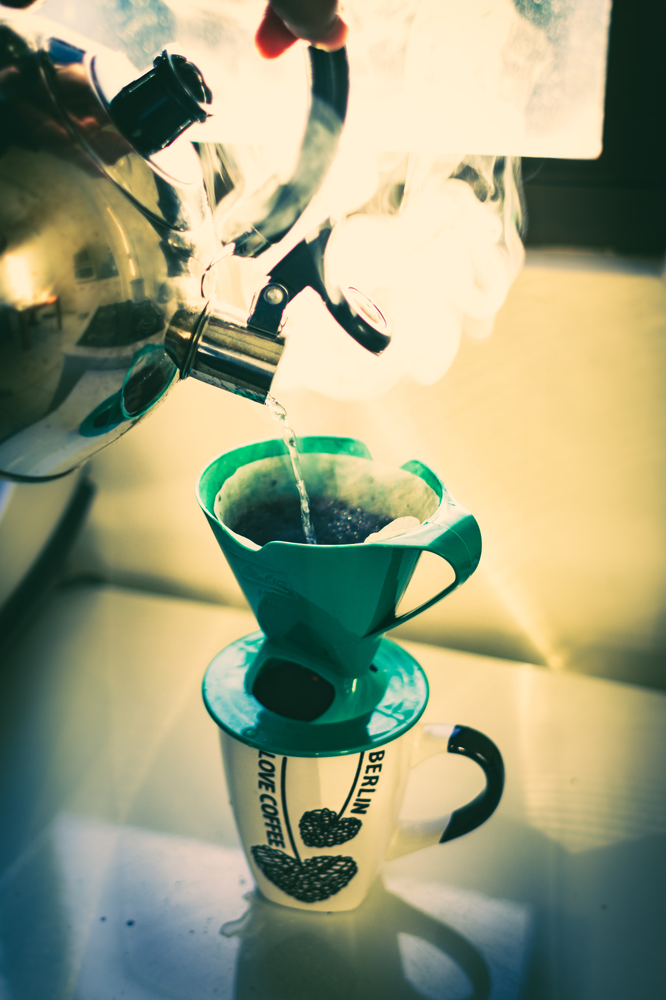 Canon EOS 70D + Canon EF 28mm F1.8 USM sample photo. Coffee hour photography