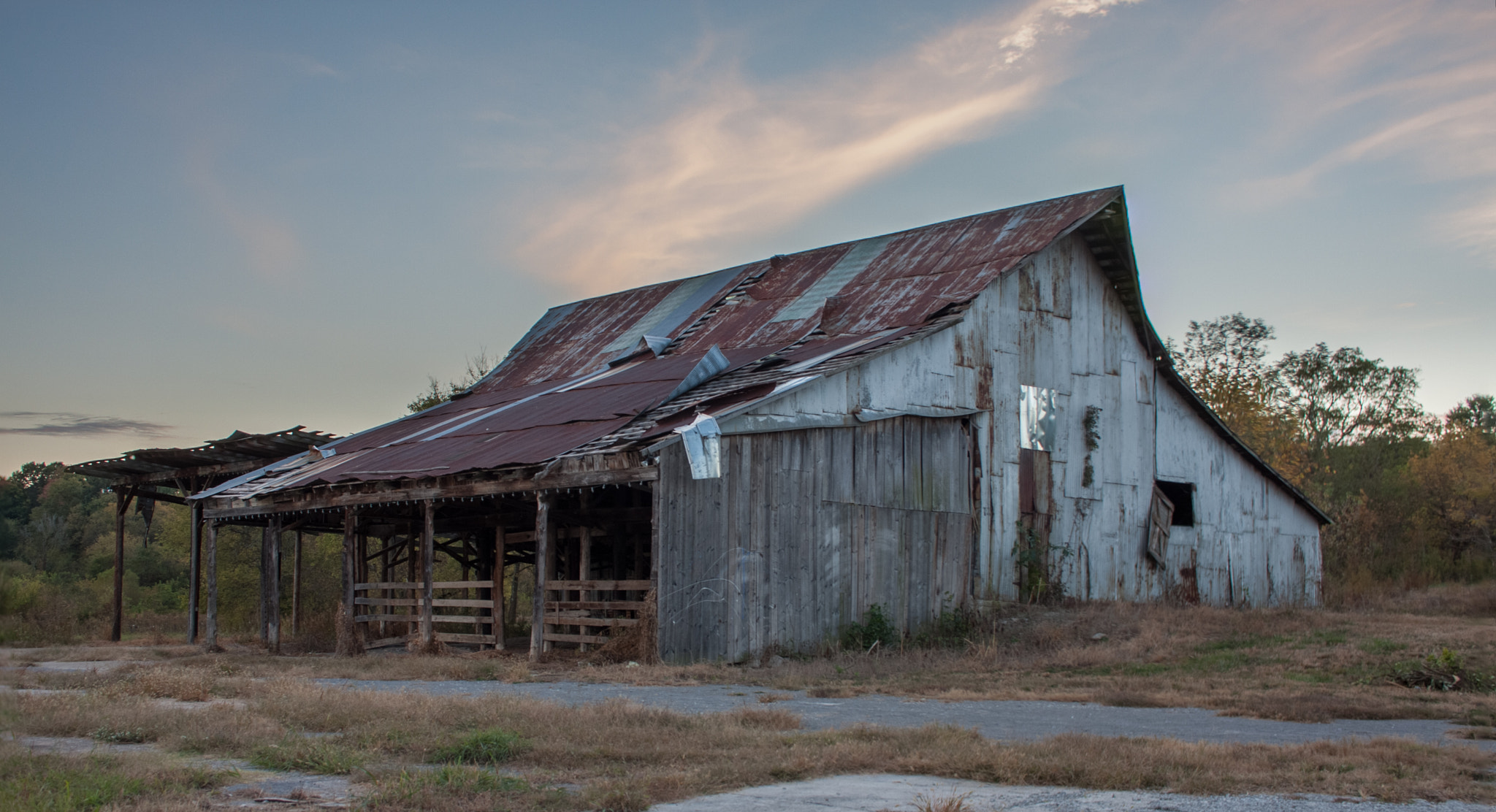 Canon EF-S 18-55mm F3.5-5.6 II sample photo. Abandoned barn at sunset photography