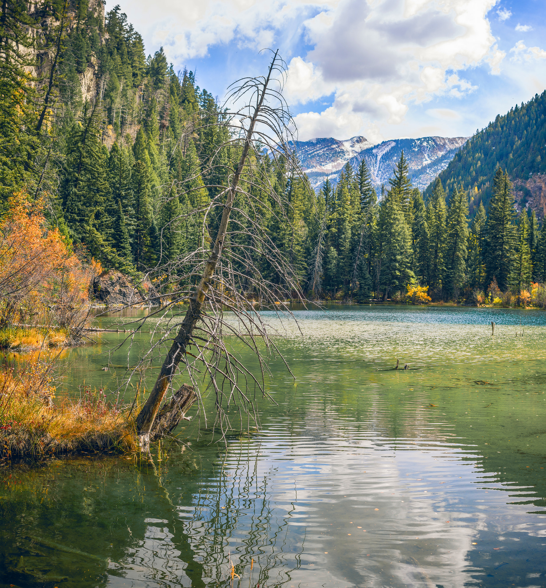 Pentax K-3 + Pentax smc DA 35mm F2.4 AL sample photo. Serene mountain lake photography