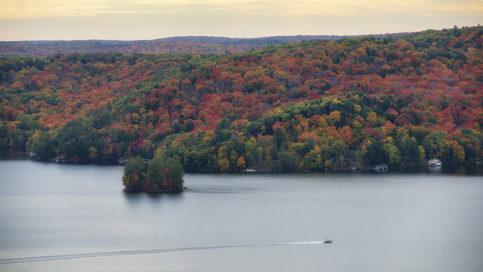 Nikon AF-Nikkor 80-200mm F2.8D ED sample photo. Canadian fall photography