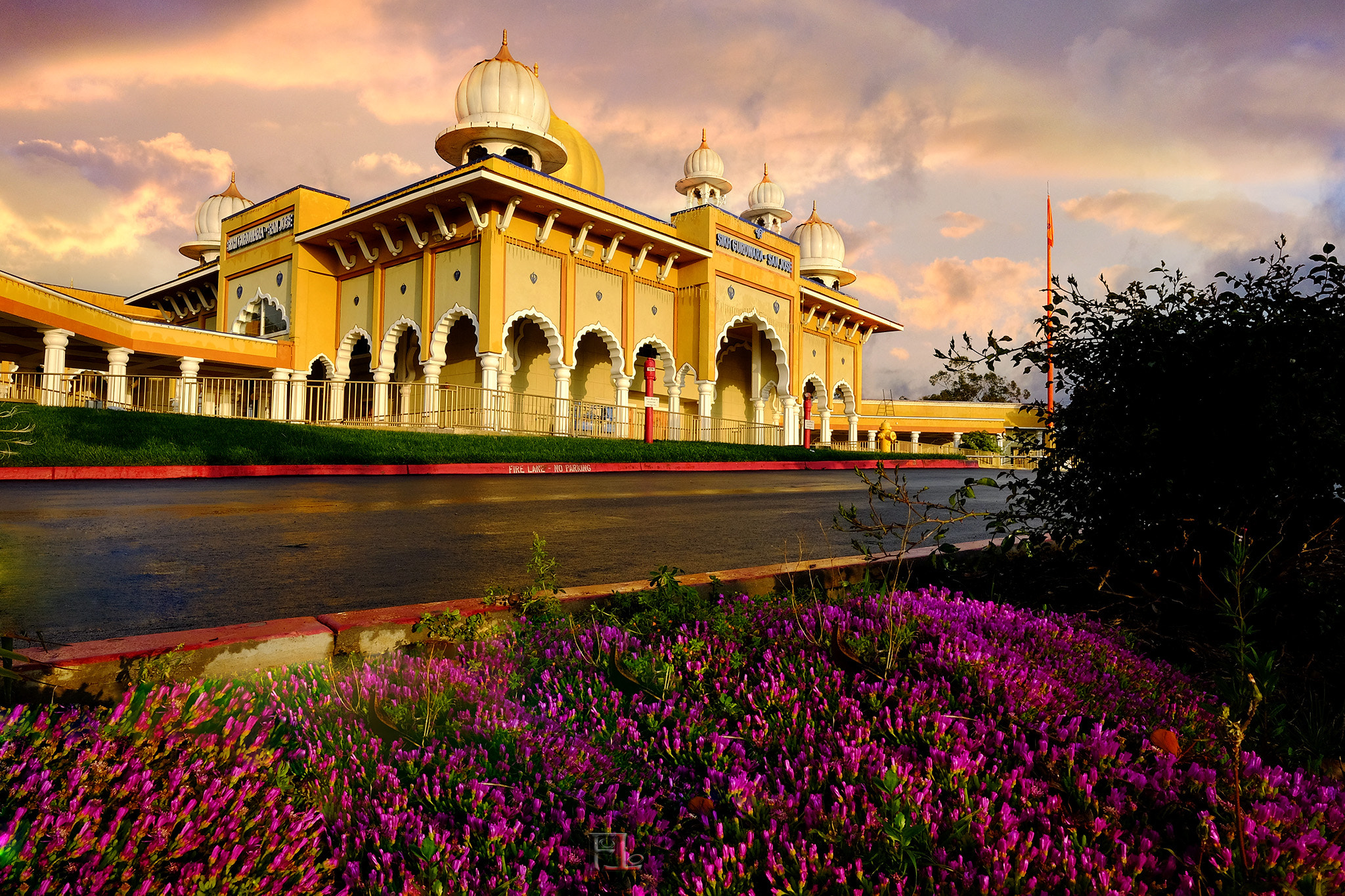 Fujifilm X-E2 + Fujifilm XF 14mm F2.8 R sample photo. Sikh-gurdwara photography