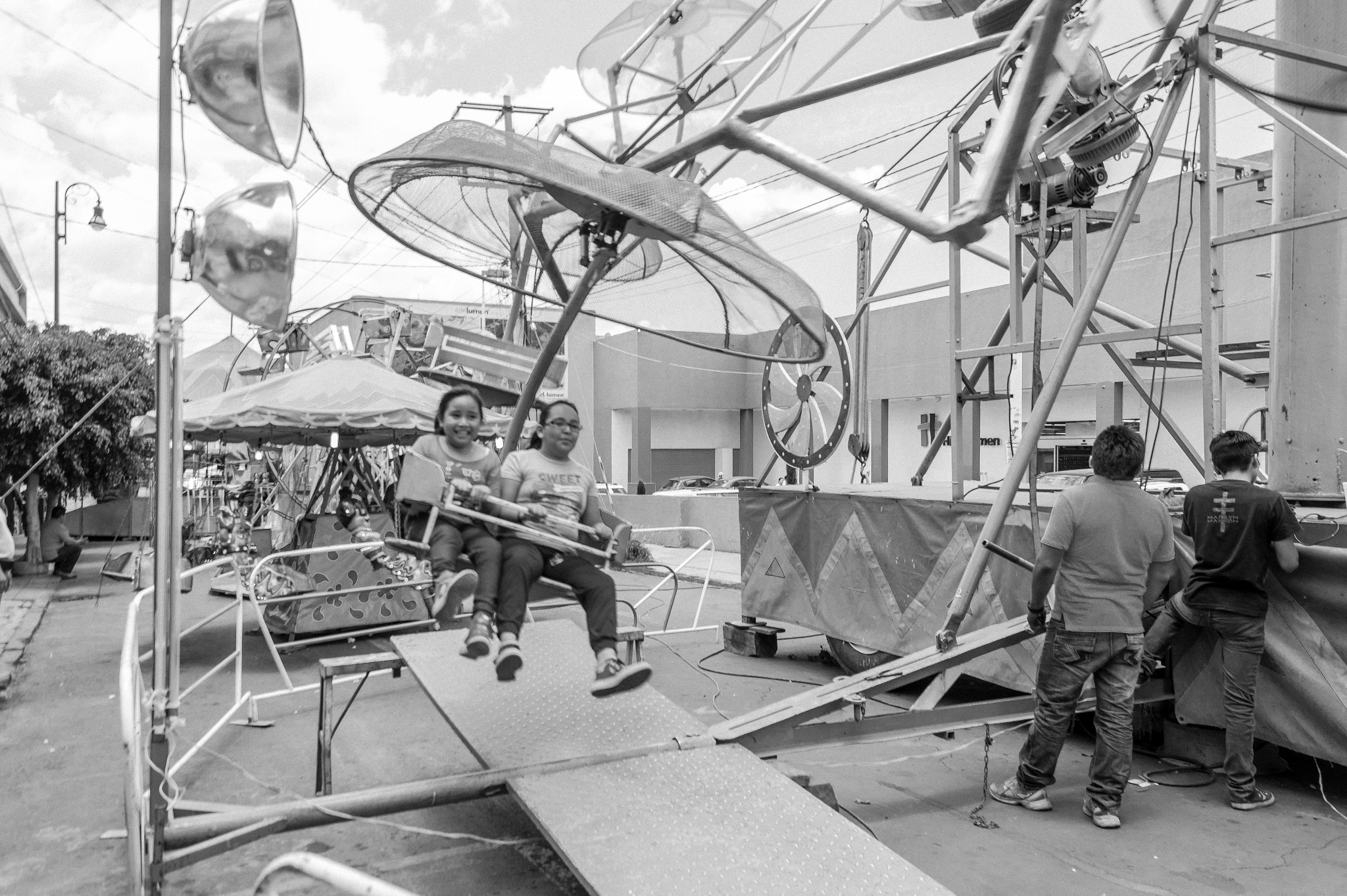 Sony SLT-A58 + Sony DT 18-55mm F3.5-5.6 SAM sample photo. Carnival games photography