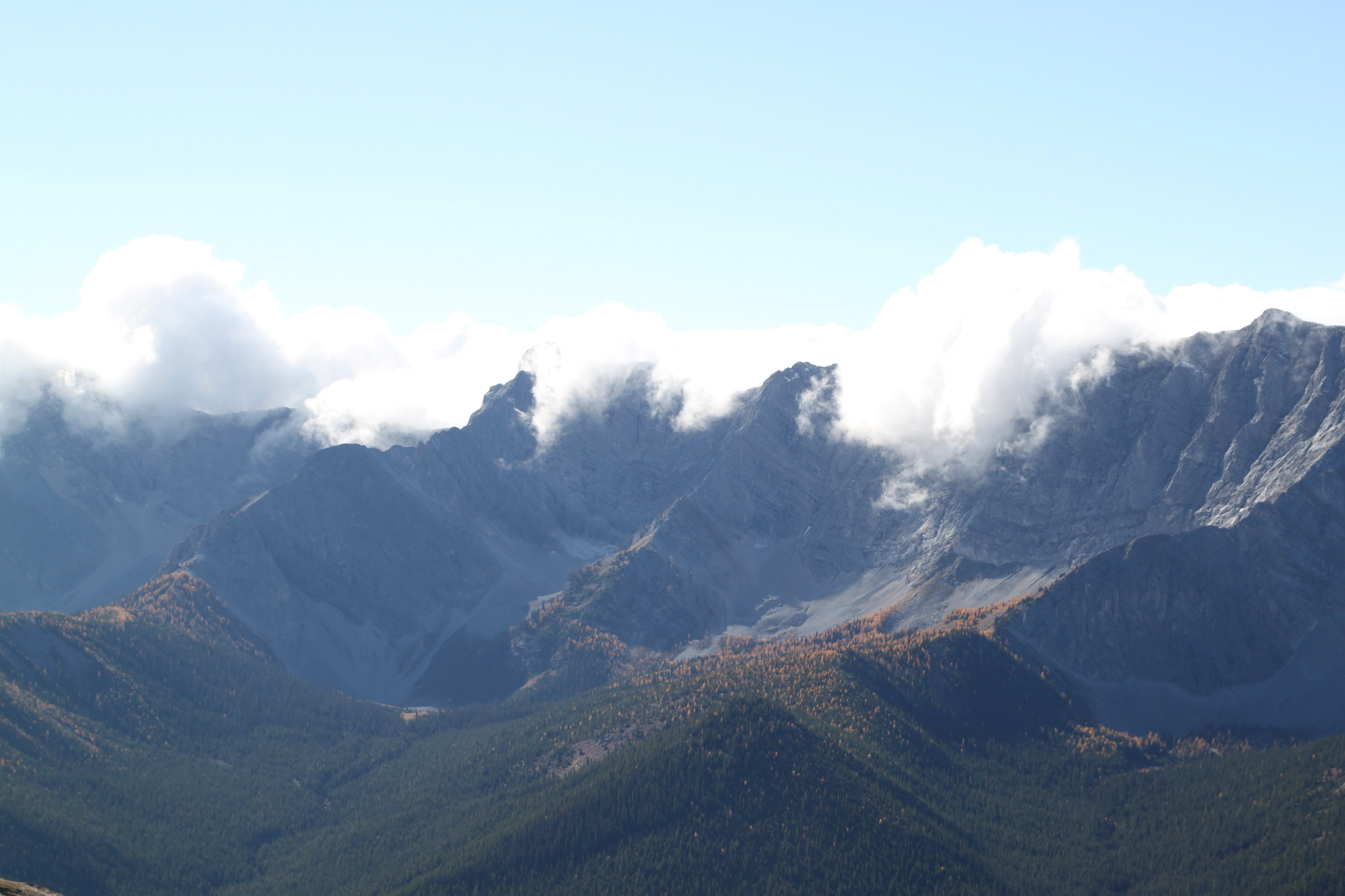 Canon EOS 500D (EOS Rebel T1i / EOS Kiss X3) sample photo. Clouds rolling photography