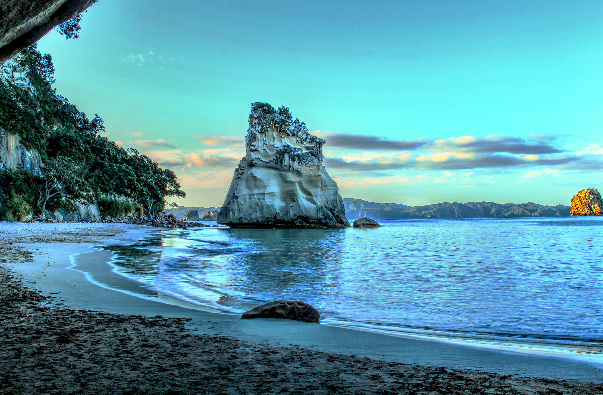 Canon EOS 700D (EOS Rebel T5i / EOS Kiss X7i) + 18.0 - 55.0 mm sample photo. Cathedral cove photography