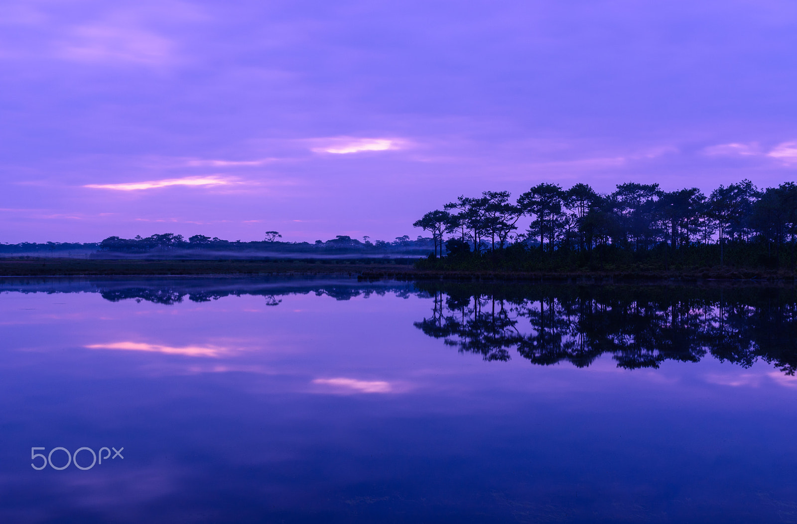 Nikon D5200 + Sigma 17-70mm F2.8-4 DC Macro OS HSM | C sample photo. Reflection of sunset in the lake photography